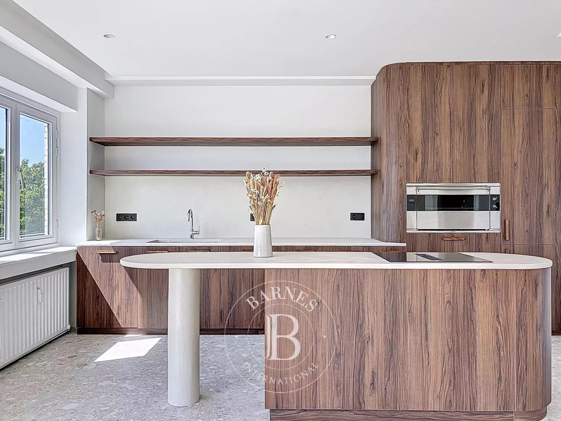 ONDER BOD - UCCLE - Prachtig gerenoveerd appartement, terras op het zuiden