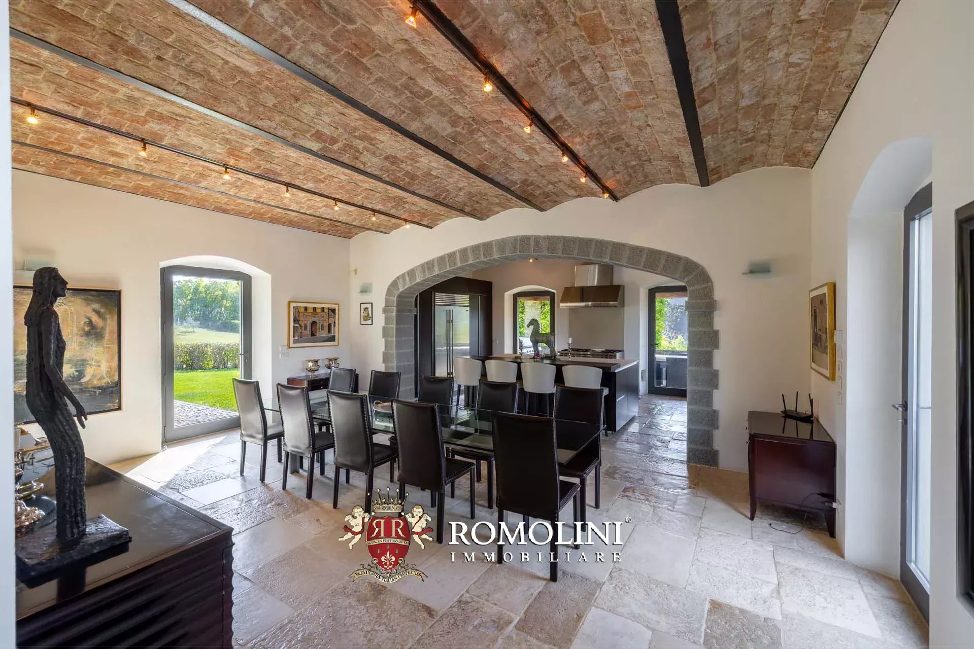 7 Bedroom Villa/Townhouse's Image 33