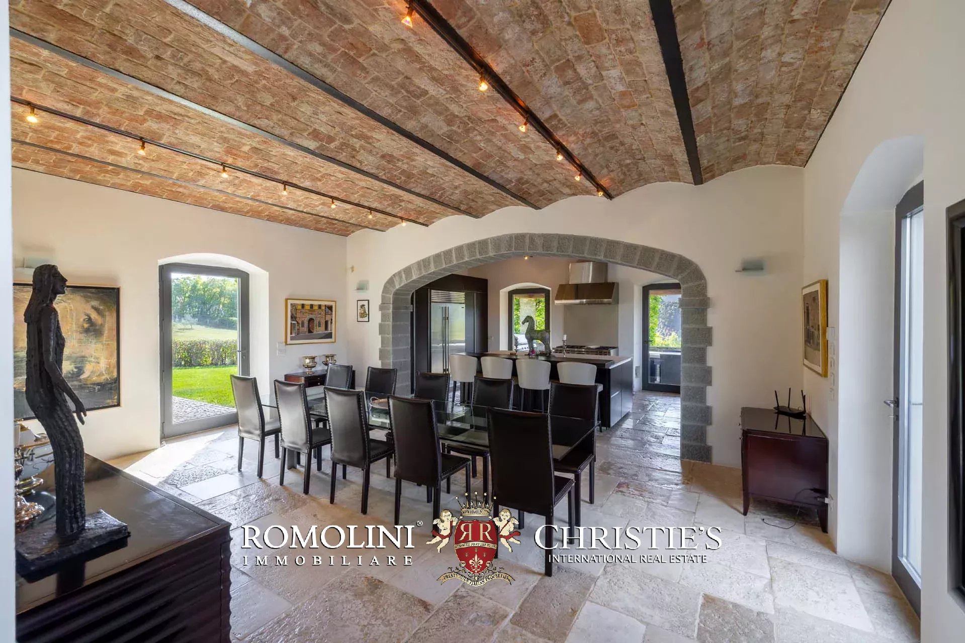 7 Bedroom Villa/Townhouse's Image 33