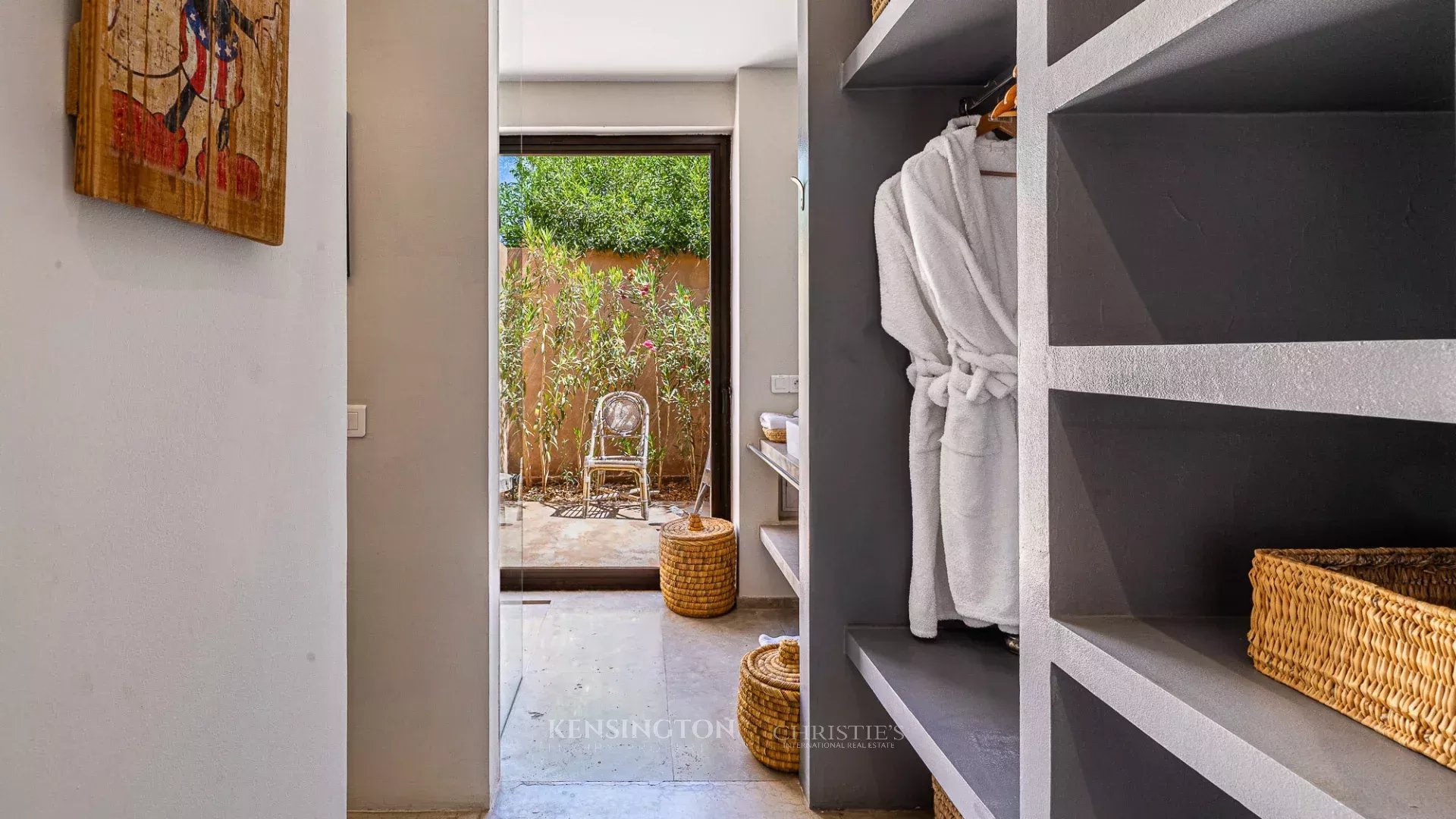 6 Bedroom Villa/Townhouse's Image 32