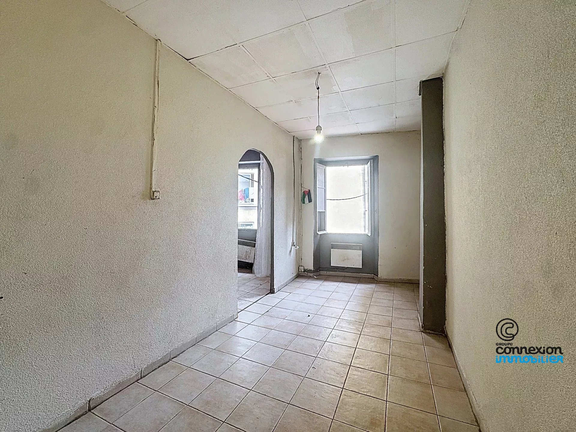 Studio à rénover dernier étage/Place CAFFO - Cinema Le Gyptis