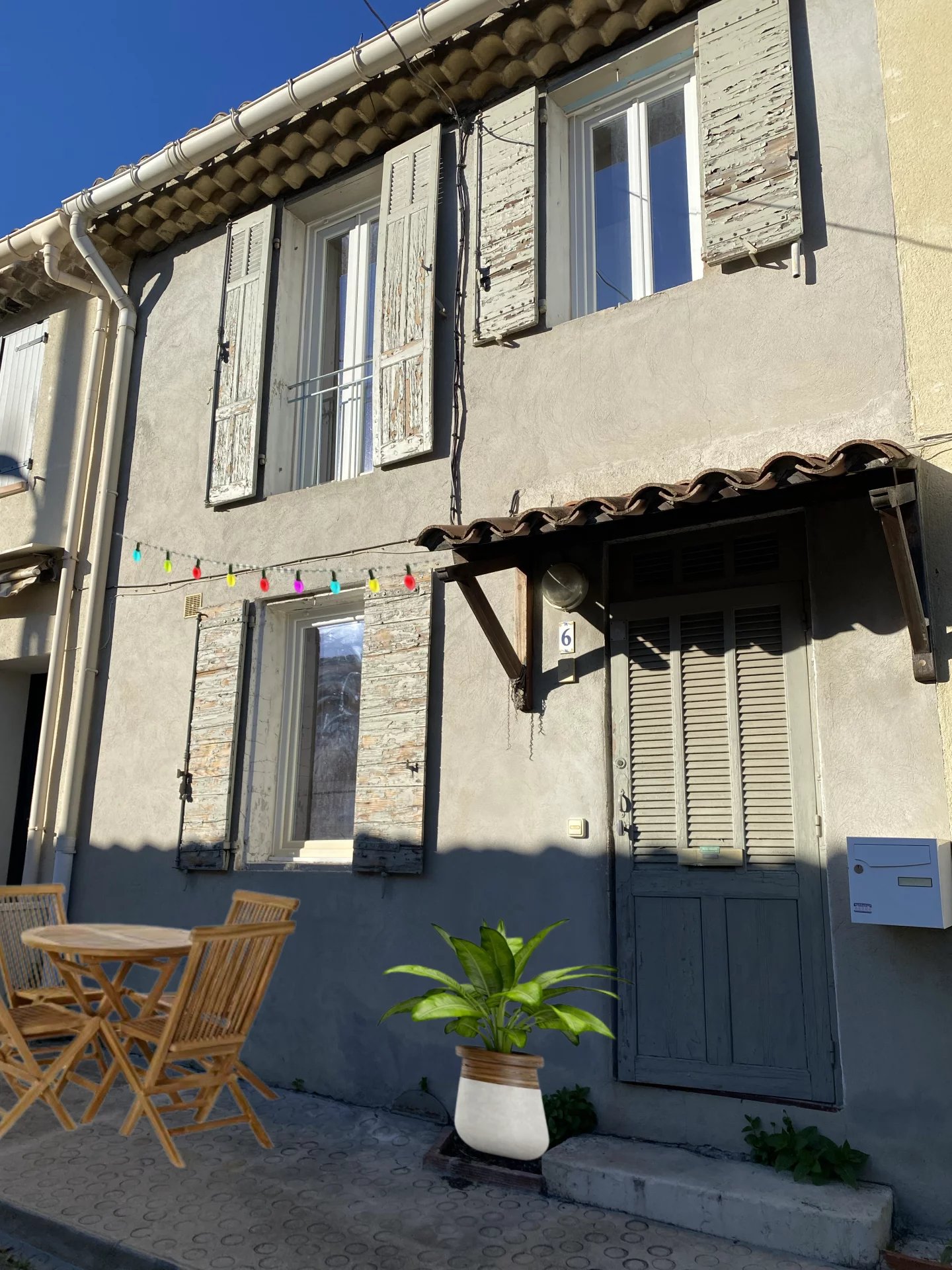 FUVEAU MAISON DE VILLAGE AVEC PETITE TERRASSE ET GARAGE