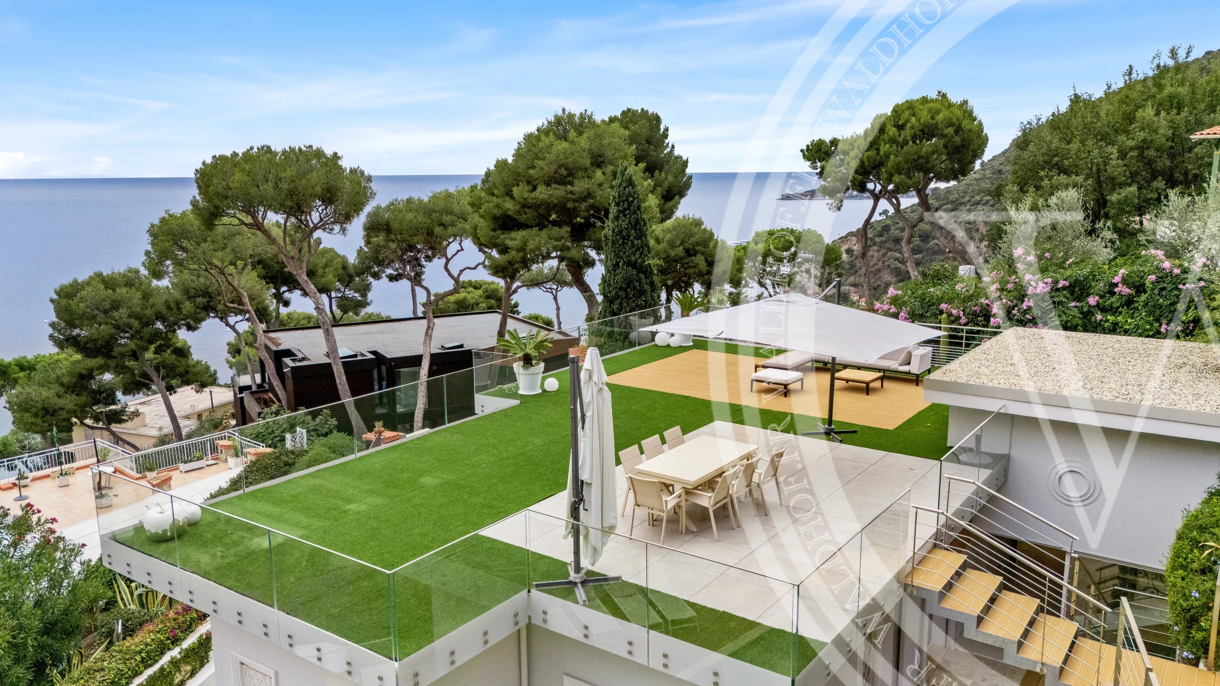 Superbe villa à Èze Bords de Mer avec vue sur la mer