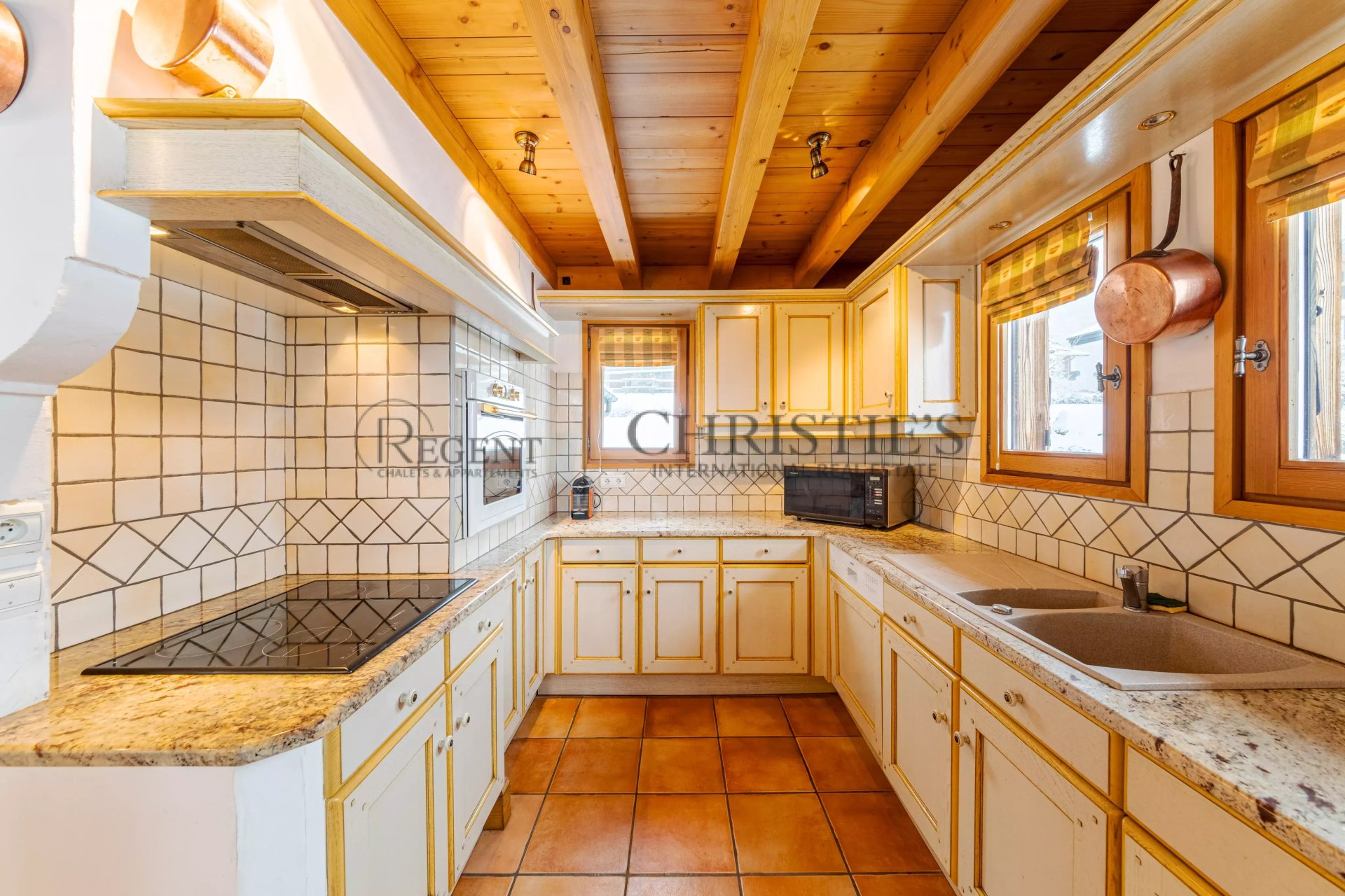 4 Bedroom Villa/Townhouse's Image 4