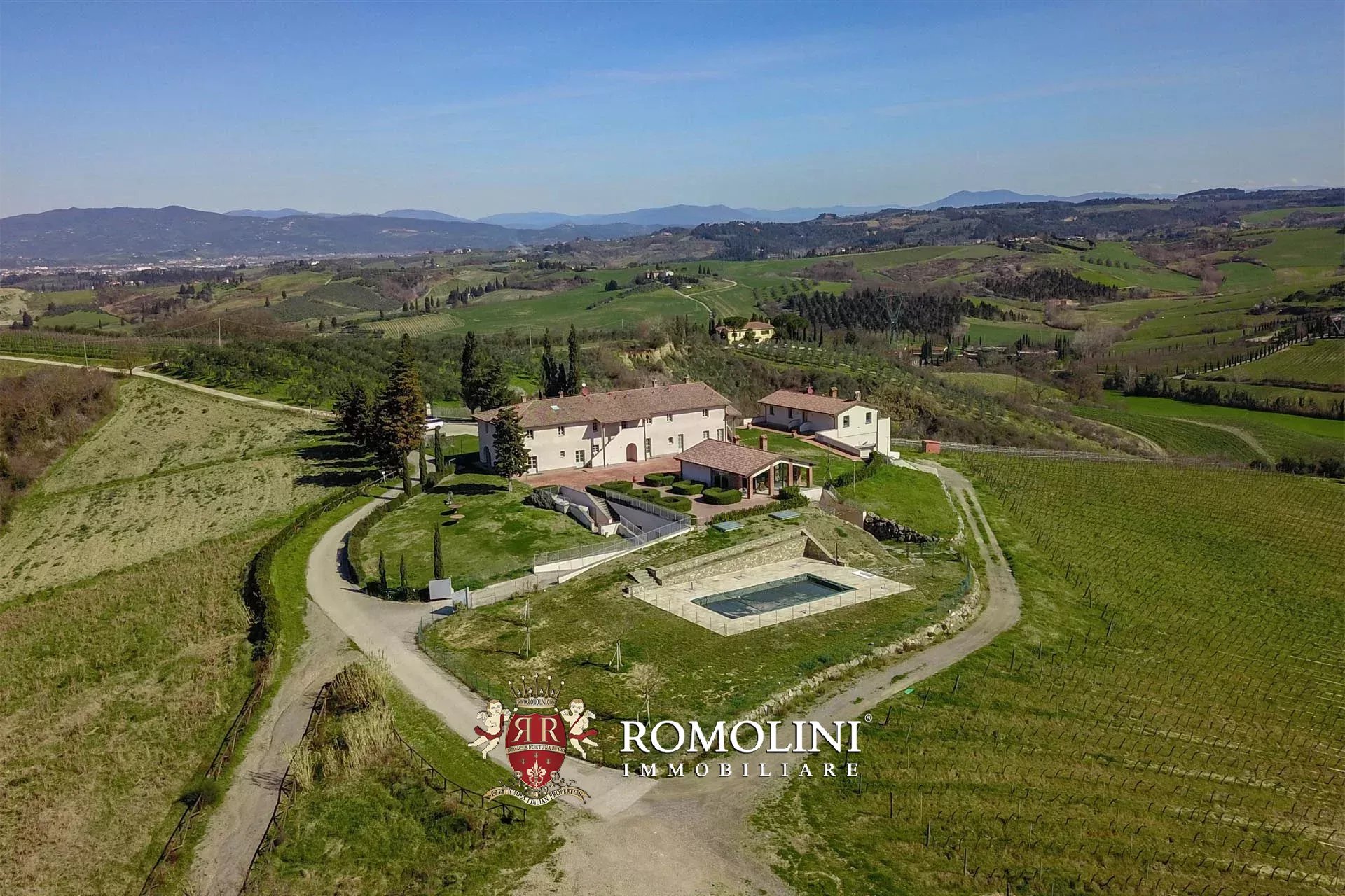 11 Bedroom Vineyard's Image 8