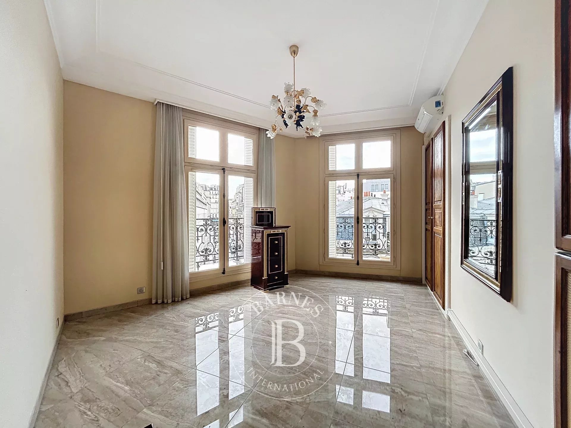 Daire Paris 8ème - picture 5