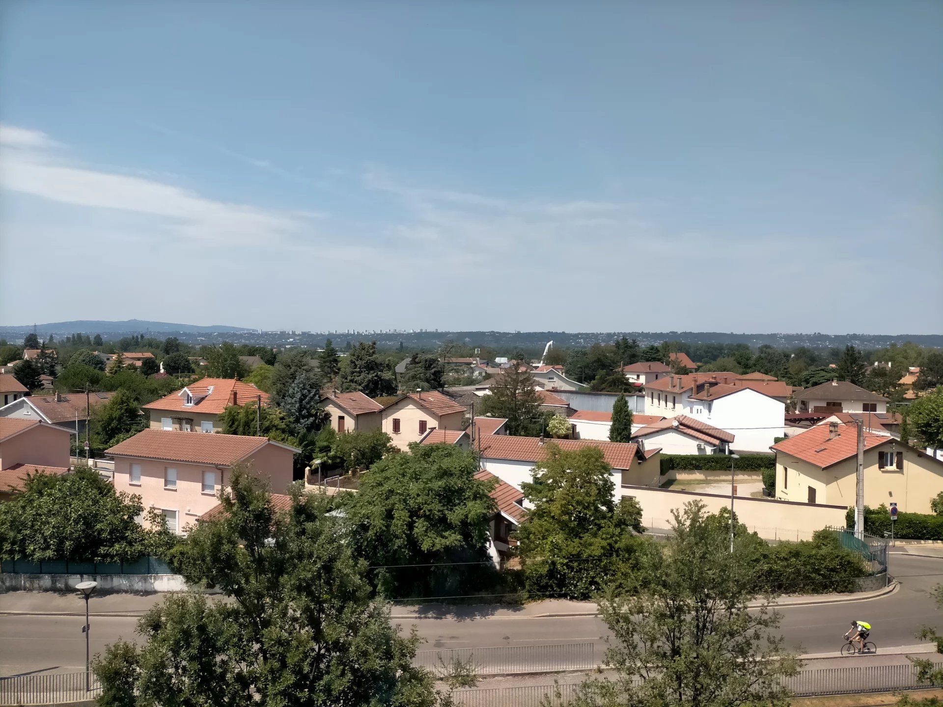 481920 Location Décines-Charpieu