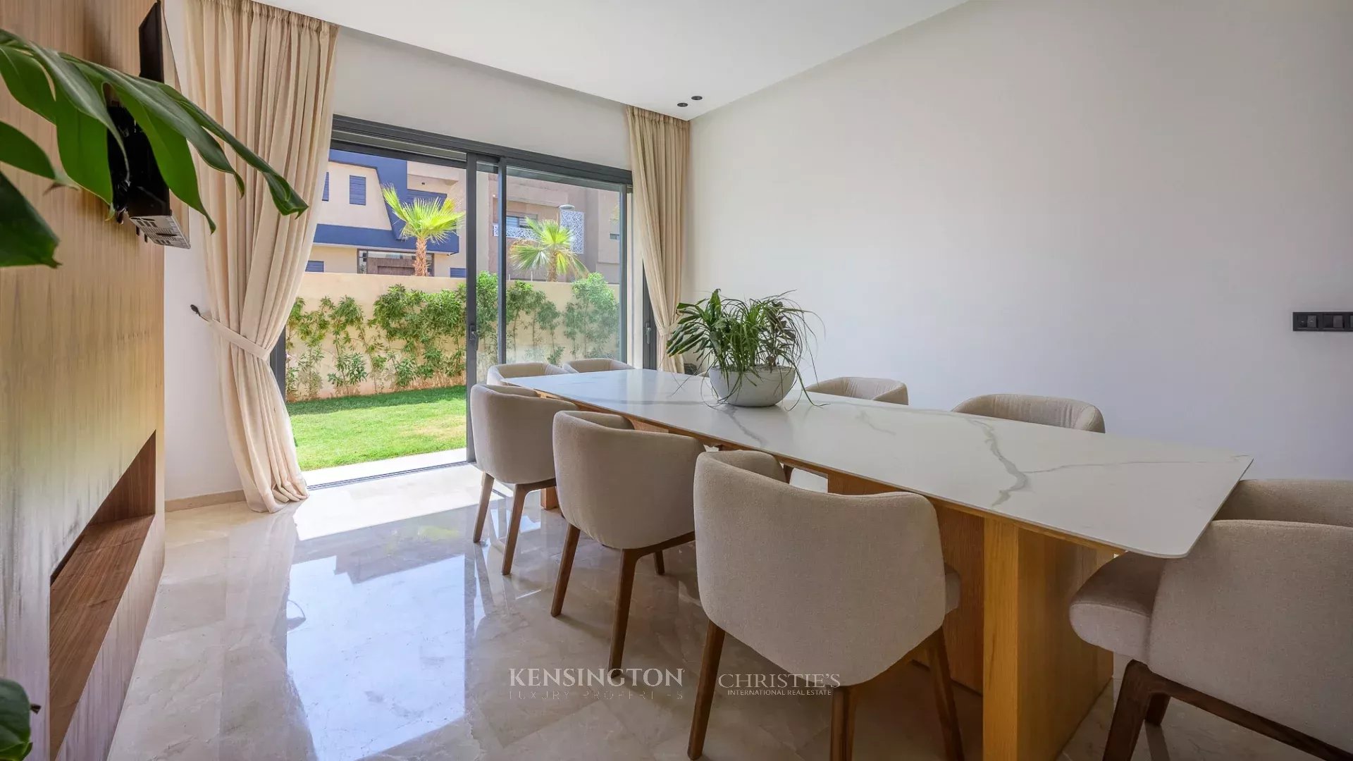 4 Bedroom Villa/Townhouse's Image 10