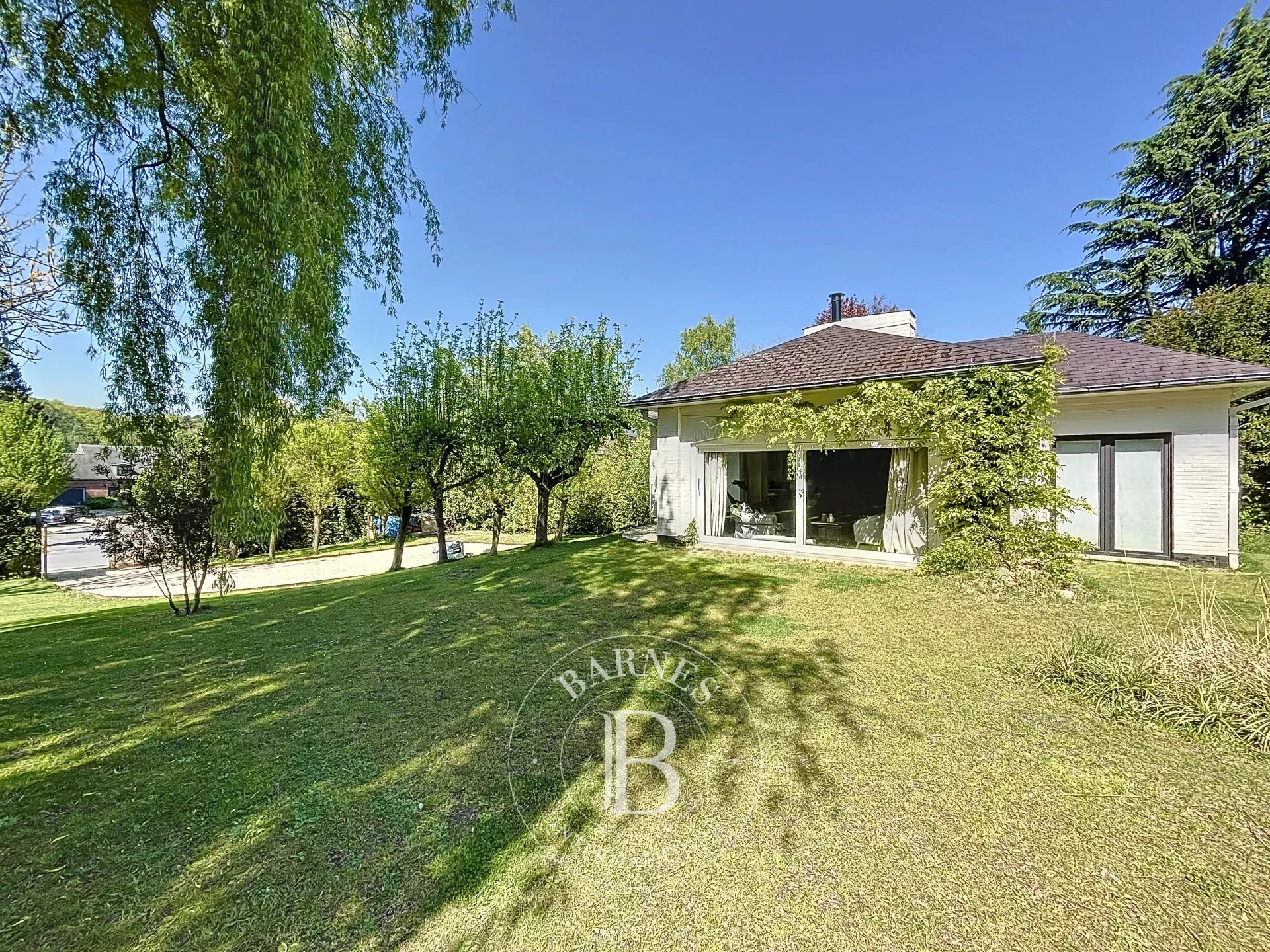 Barbizon - Charming concierge with independent entrance