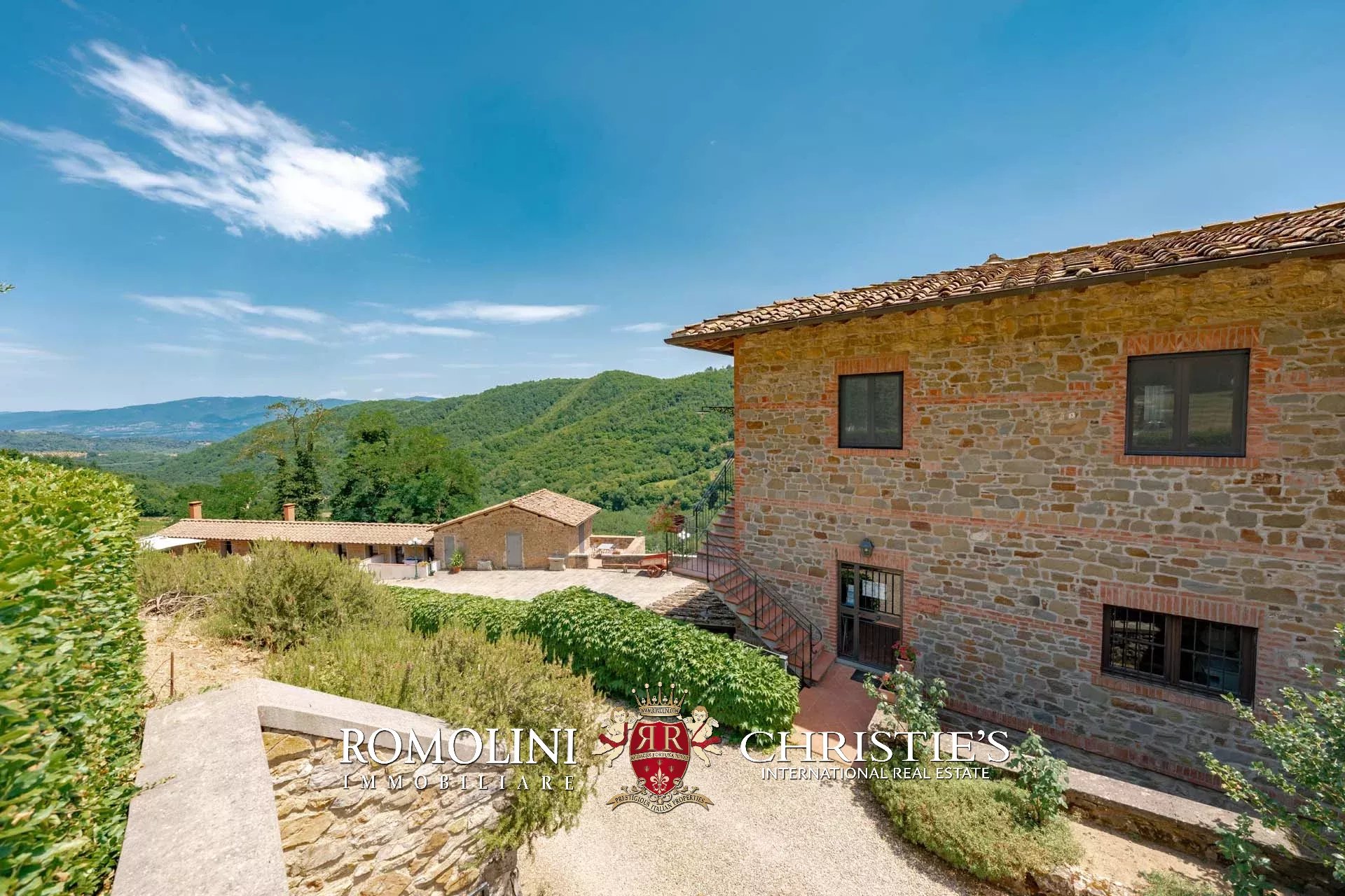 21 Bedroom Vineyard's Image 45