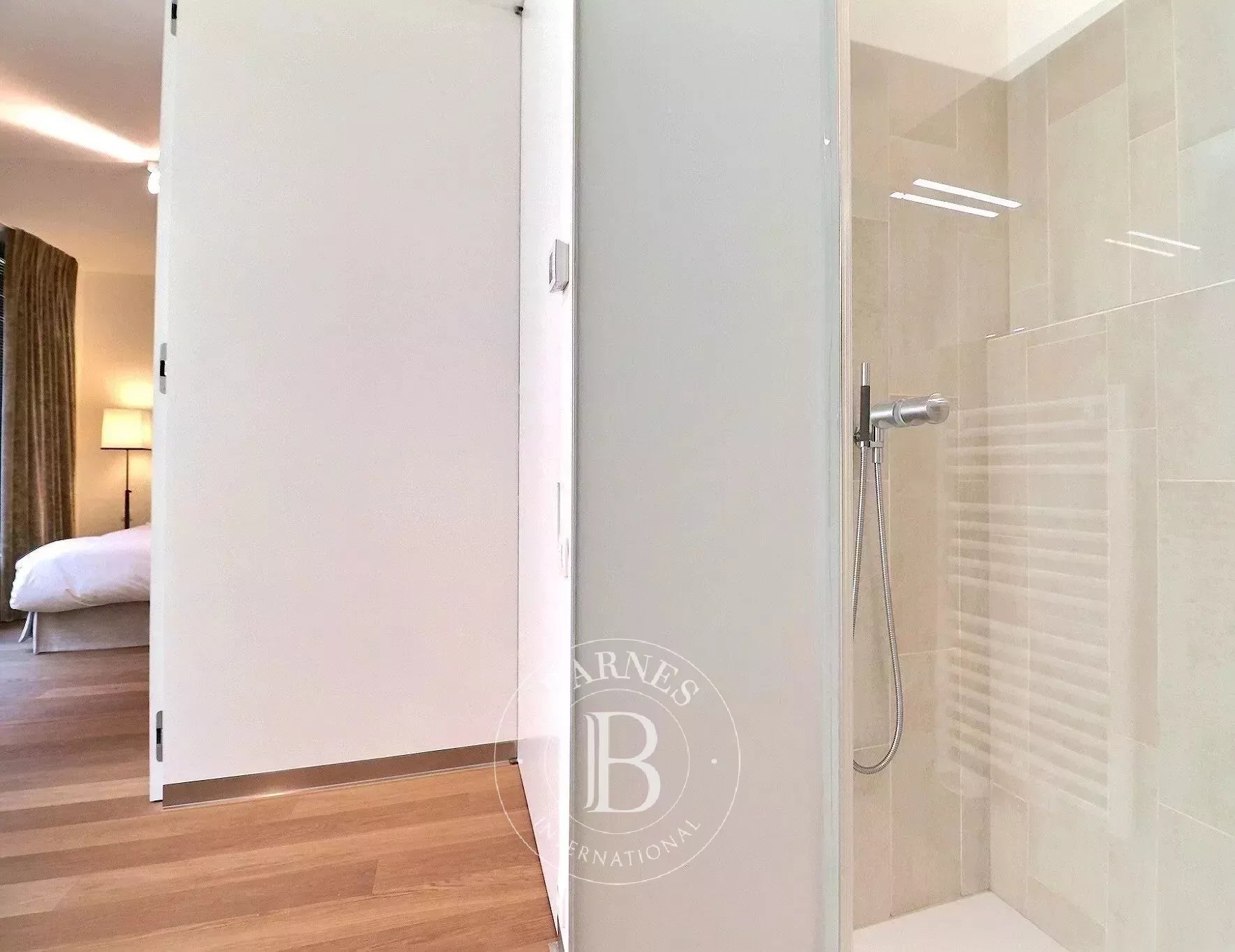 Toison dOr - Penthouse 2ch meublé + terrasse + parking