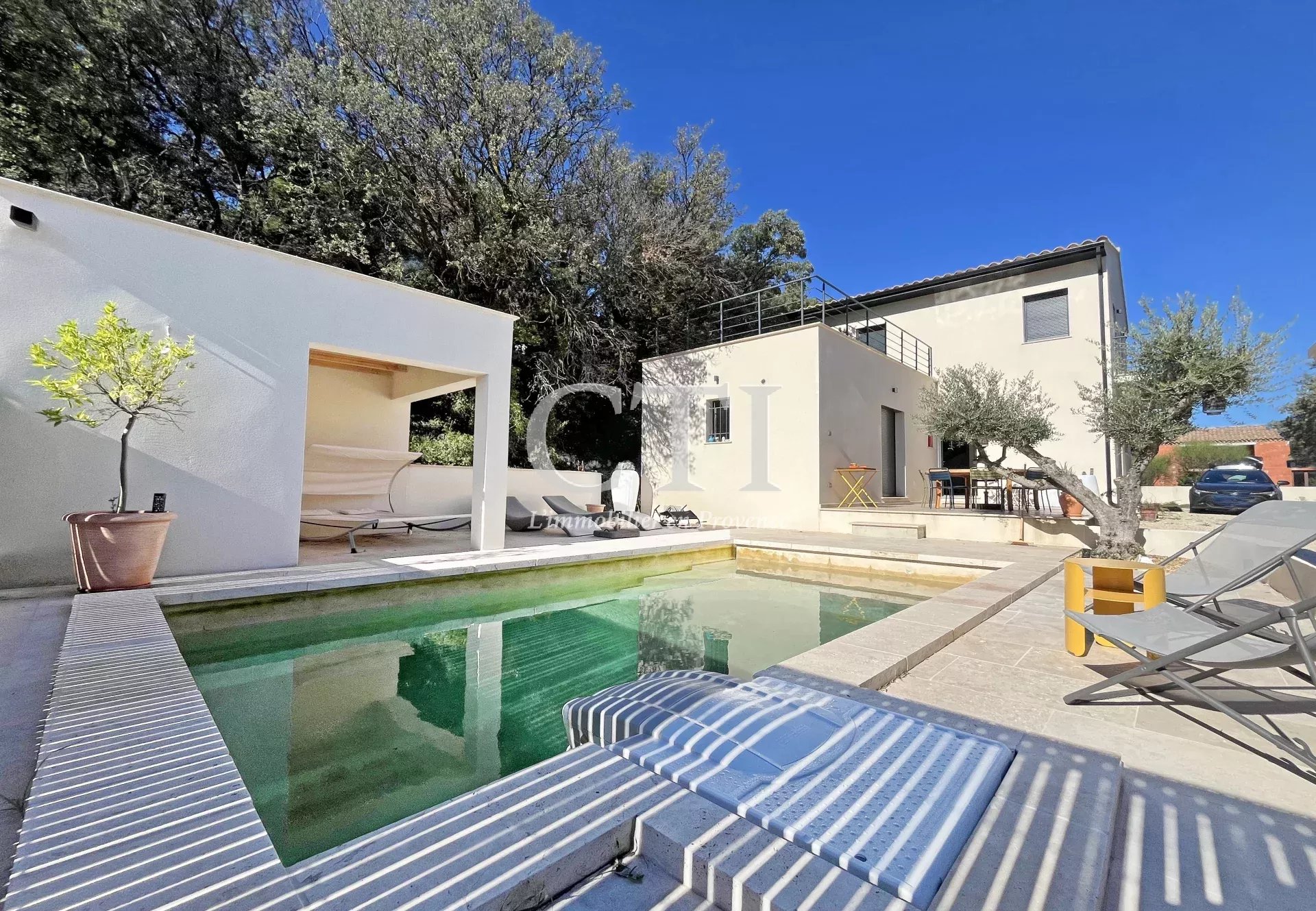 Agence immobilière de 