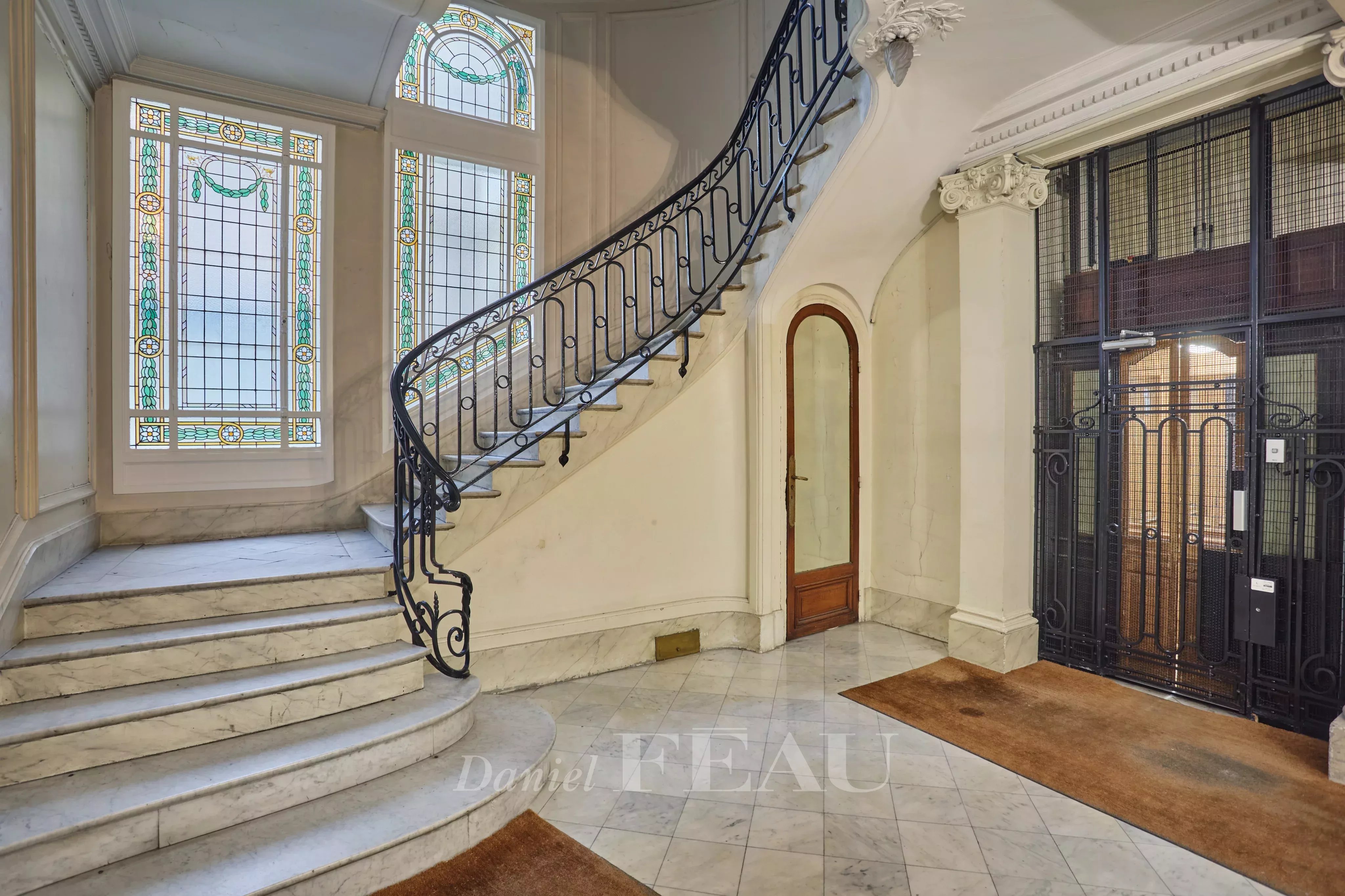 Sale Apartment Paris 16th