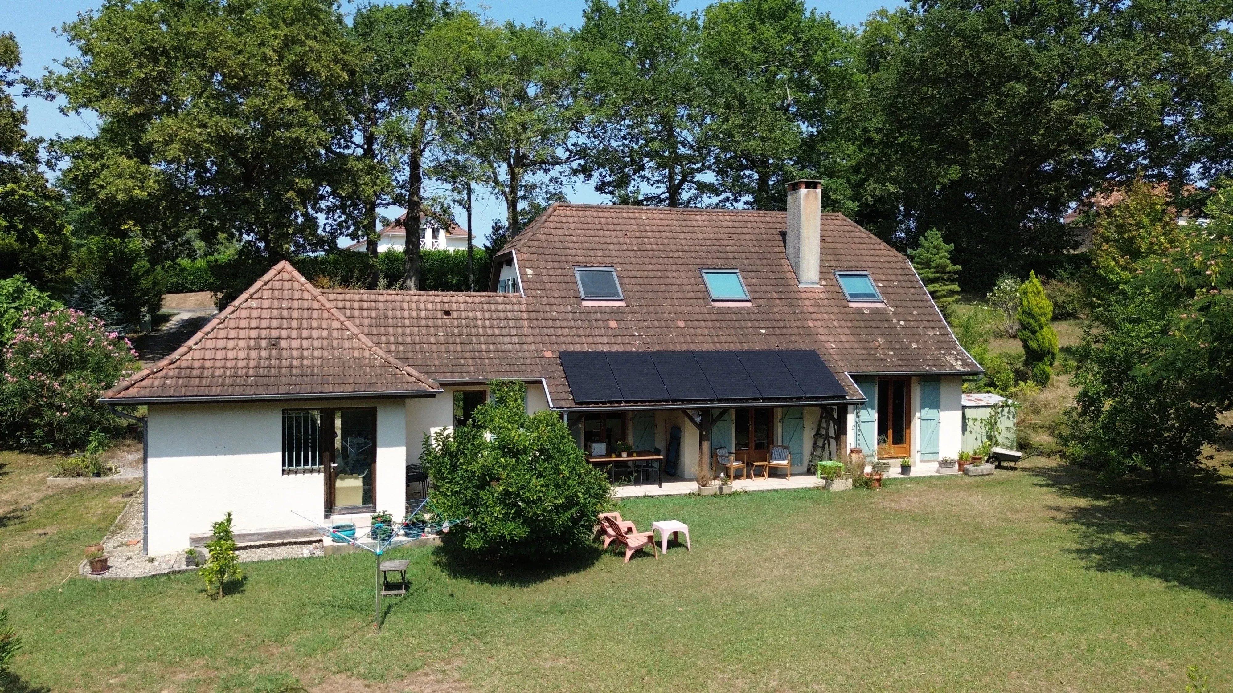 House in L'Hopital-d'Orion - view 1