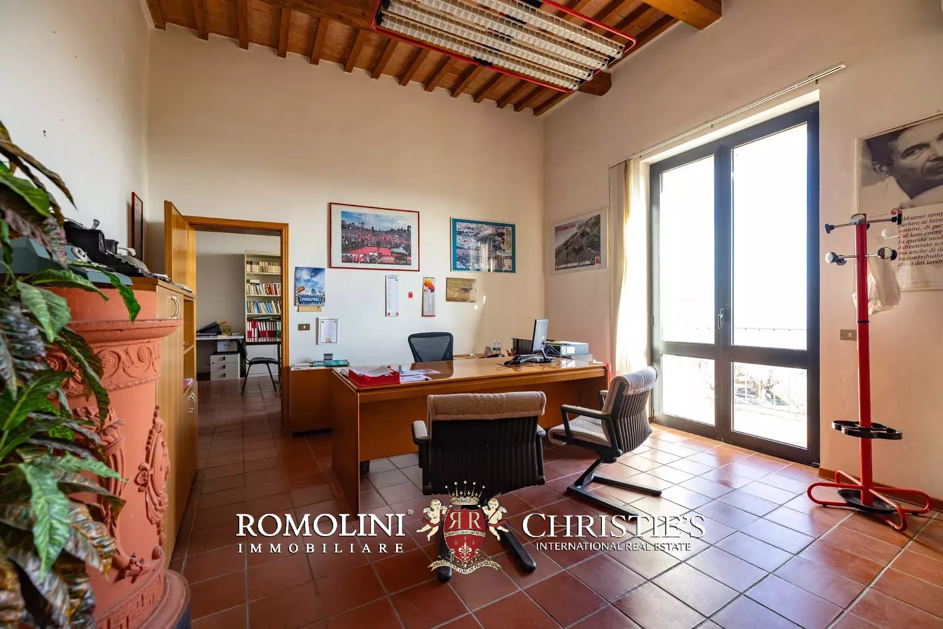 8 Bedroom Villa/Townhouse's Image 25