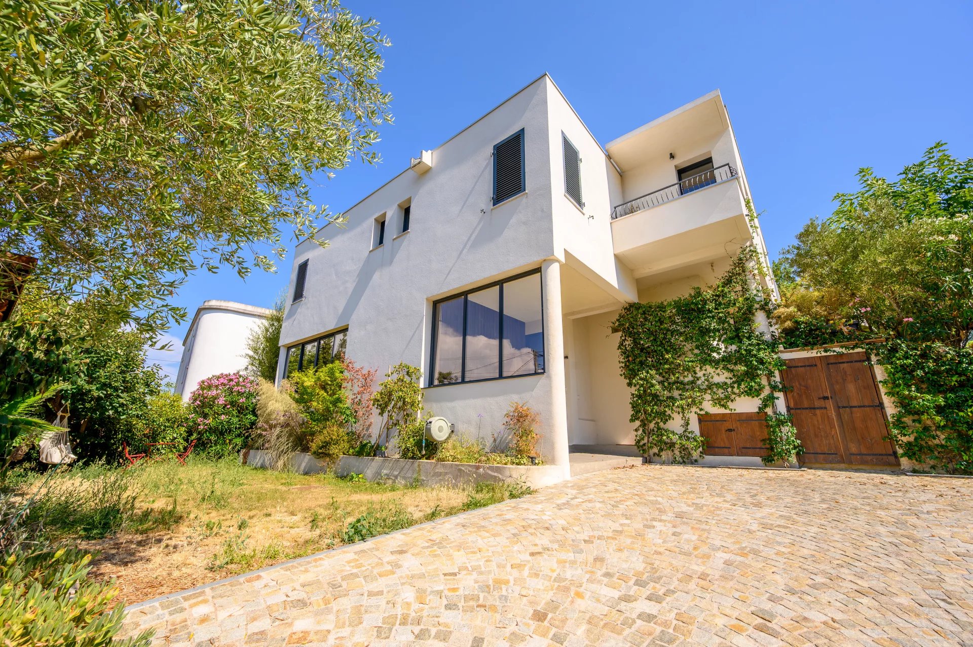 Agence immobilière de AZUR ACT IMMOBILIER