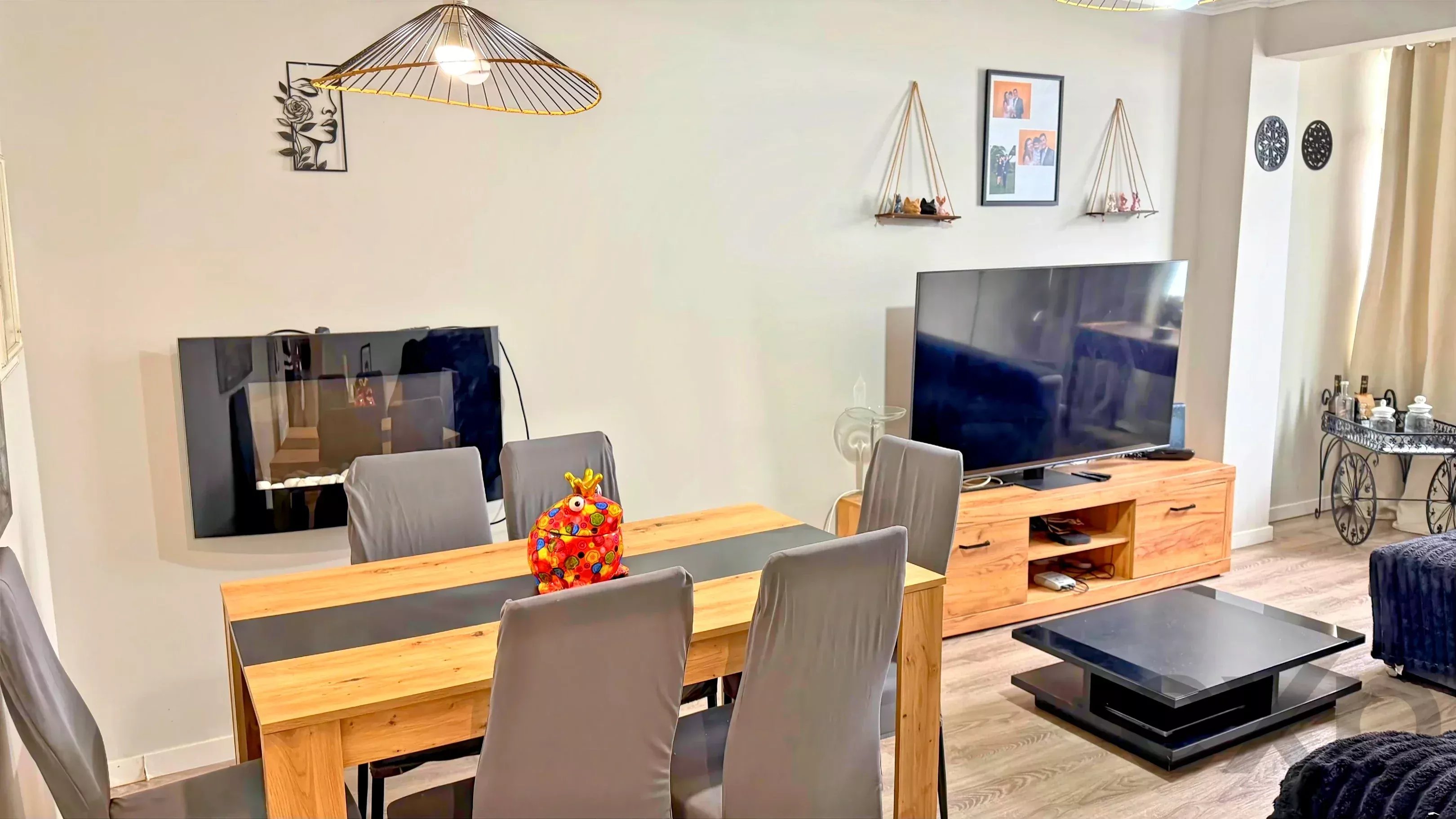 Modern Retreat a Short Walk from Seixal Bay – T2 Arrentela Renovated and Cozy! 87124777 image 2
