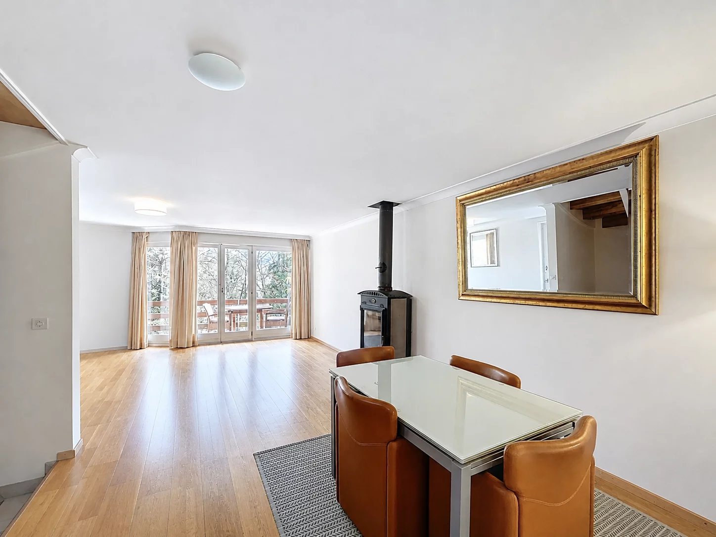 Appartement-villa situé dans les hauteurs de Lutry