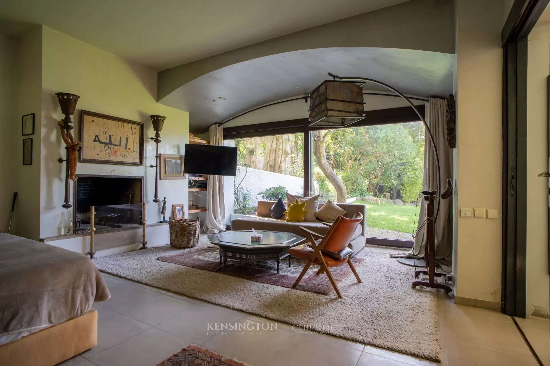 6 Bedroom Villa/Townhouse's Image 43