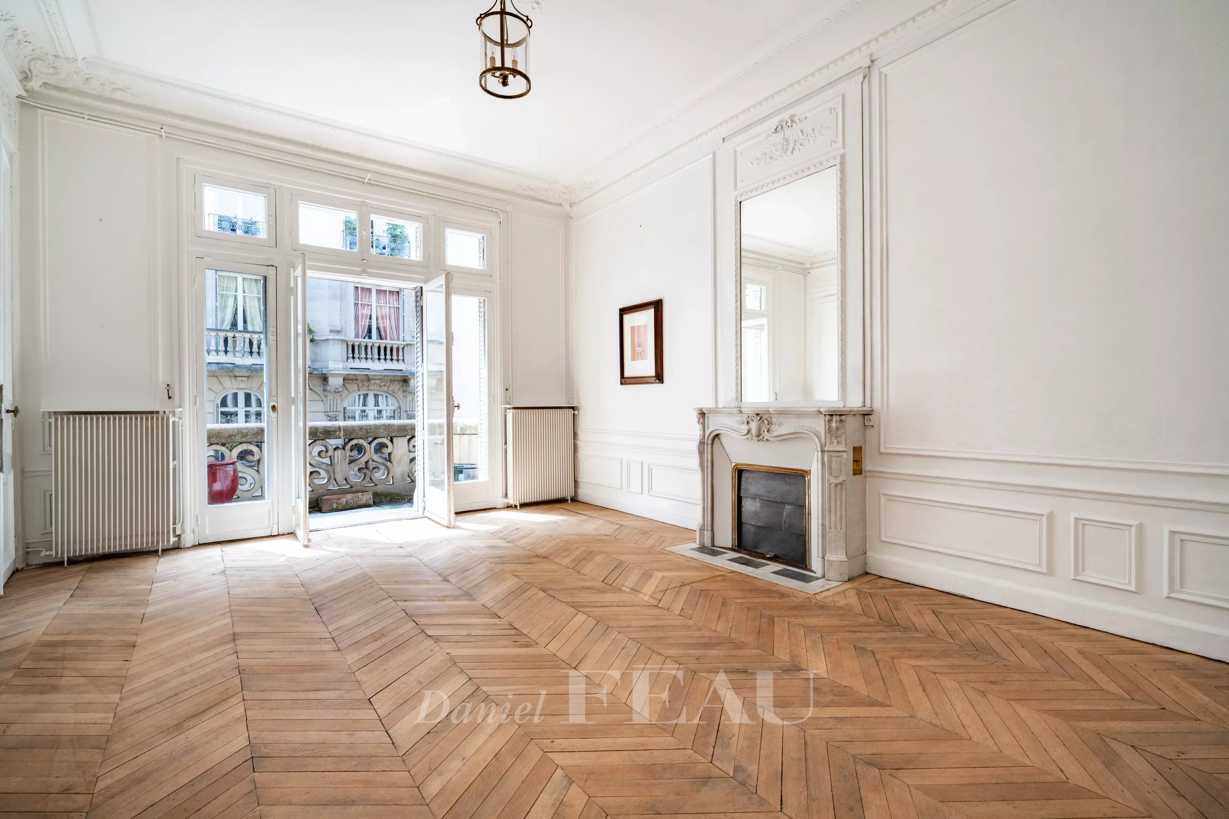 Sale Mansion Paris 16th