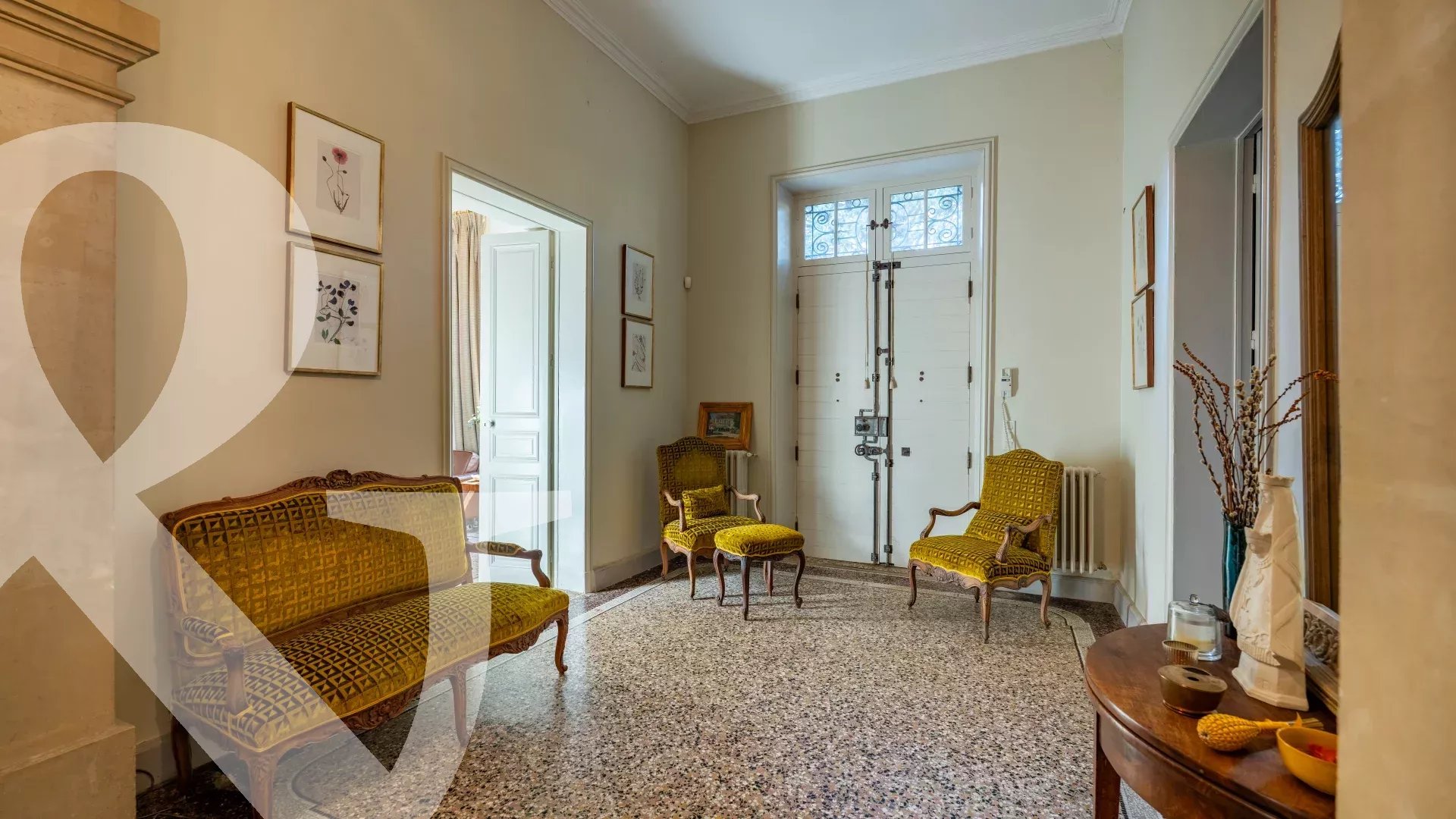 UN BIEN UNIQUE ET INCROYABLE