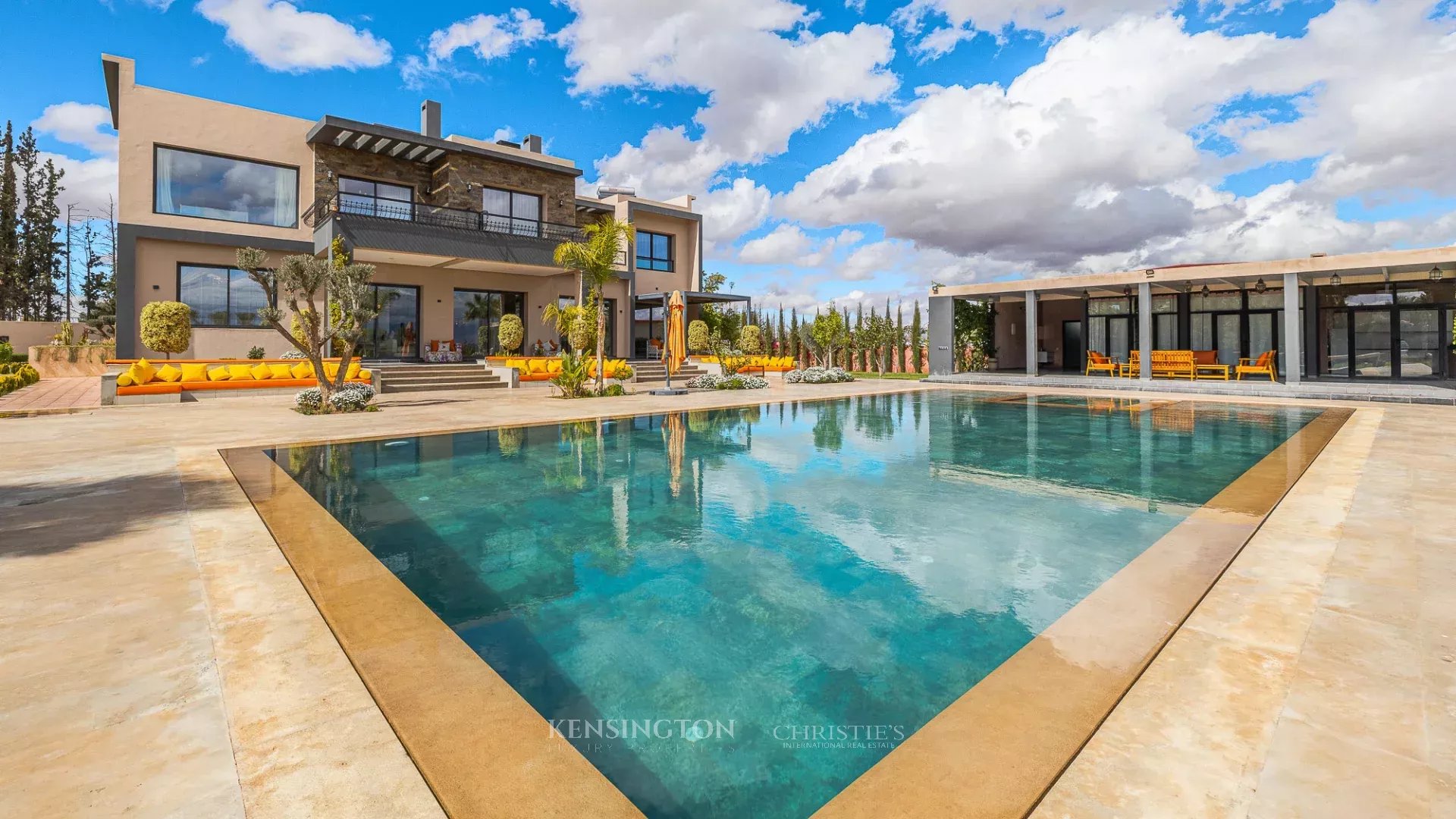 4 Bedroom Villa/Townhouse's Image 4