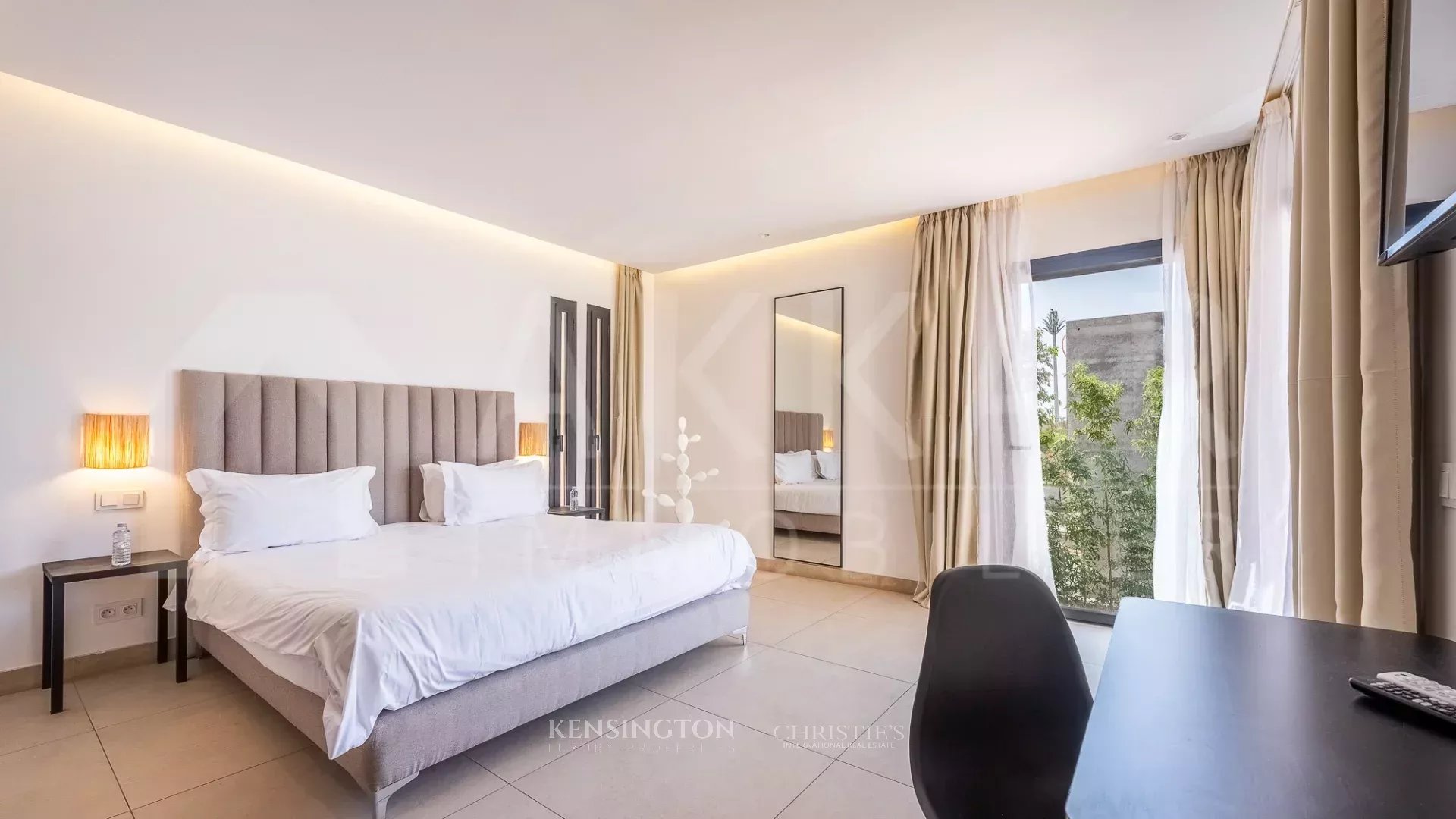5 Bedroom Villa/Townhouse's Image 24