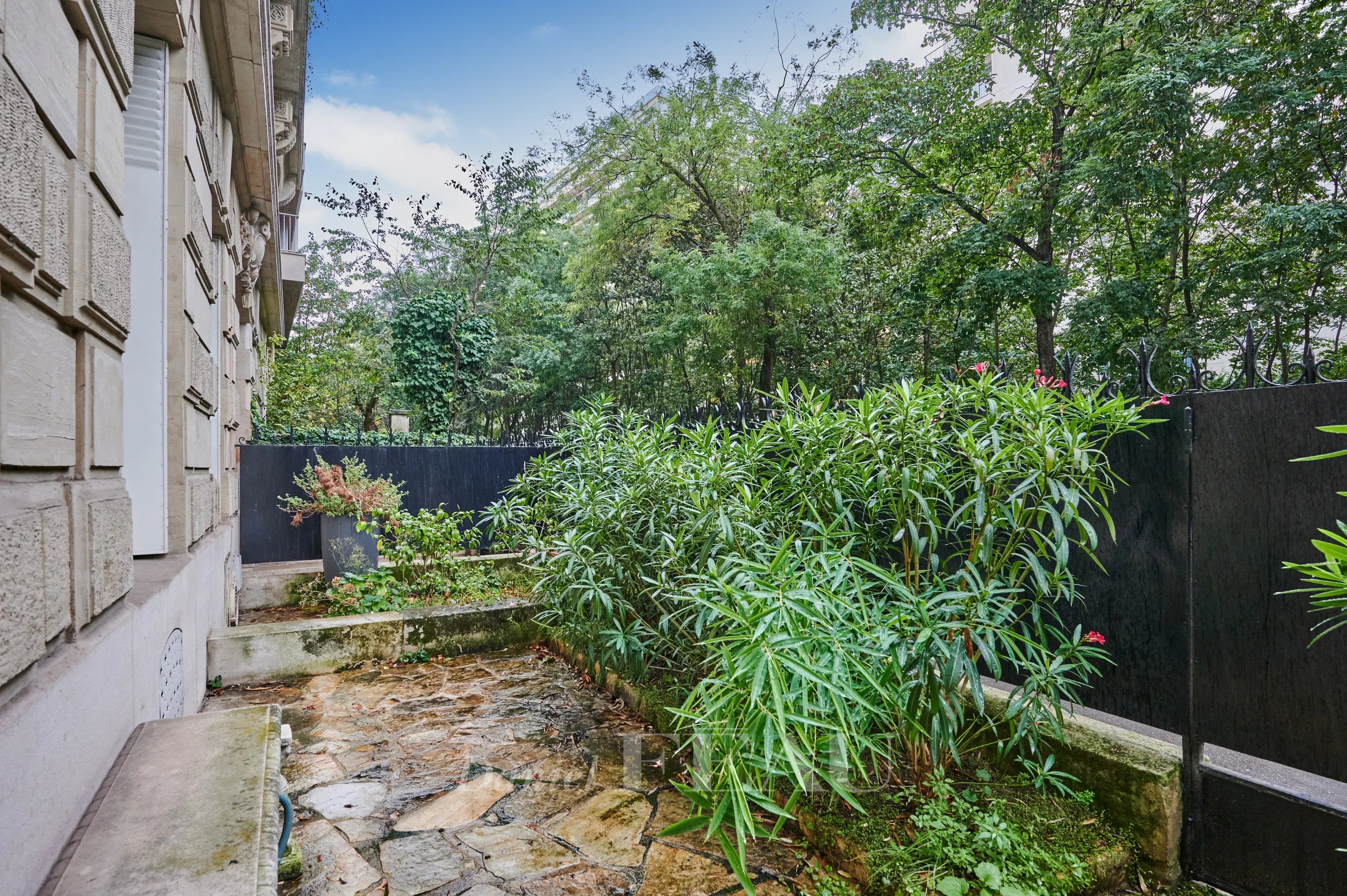 Sale Apartment Paris 16th