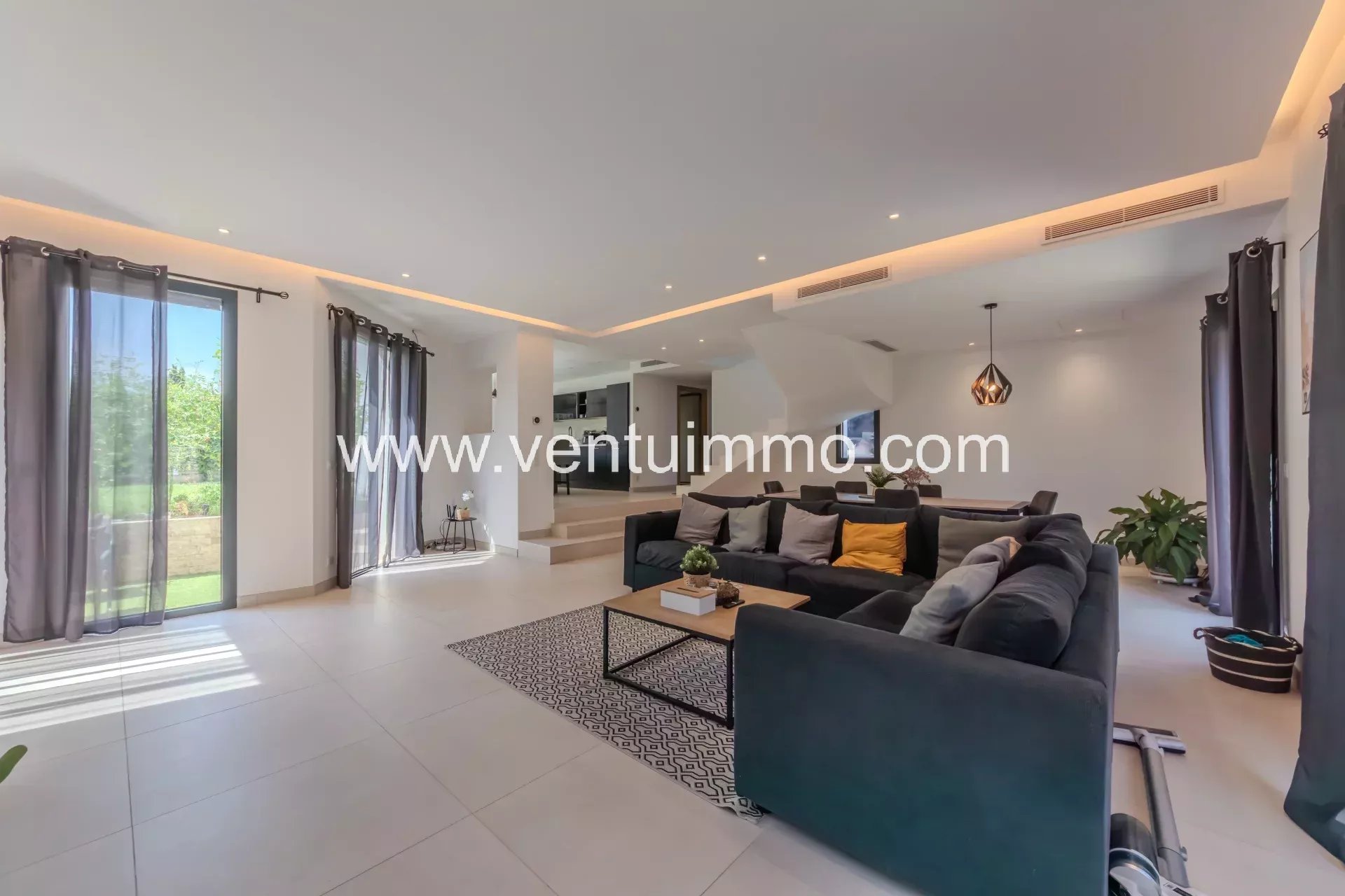 Agence immobilière de 