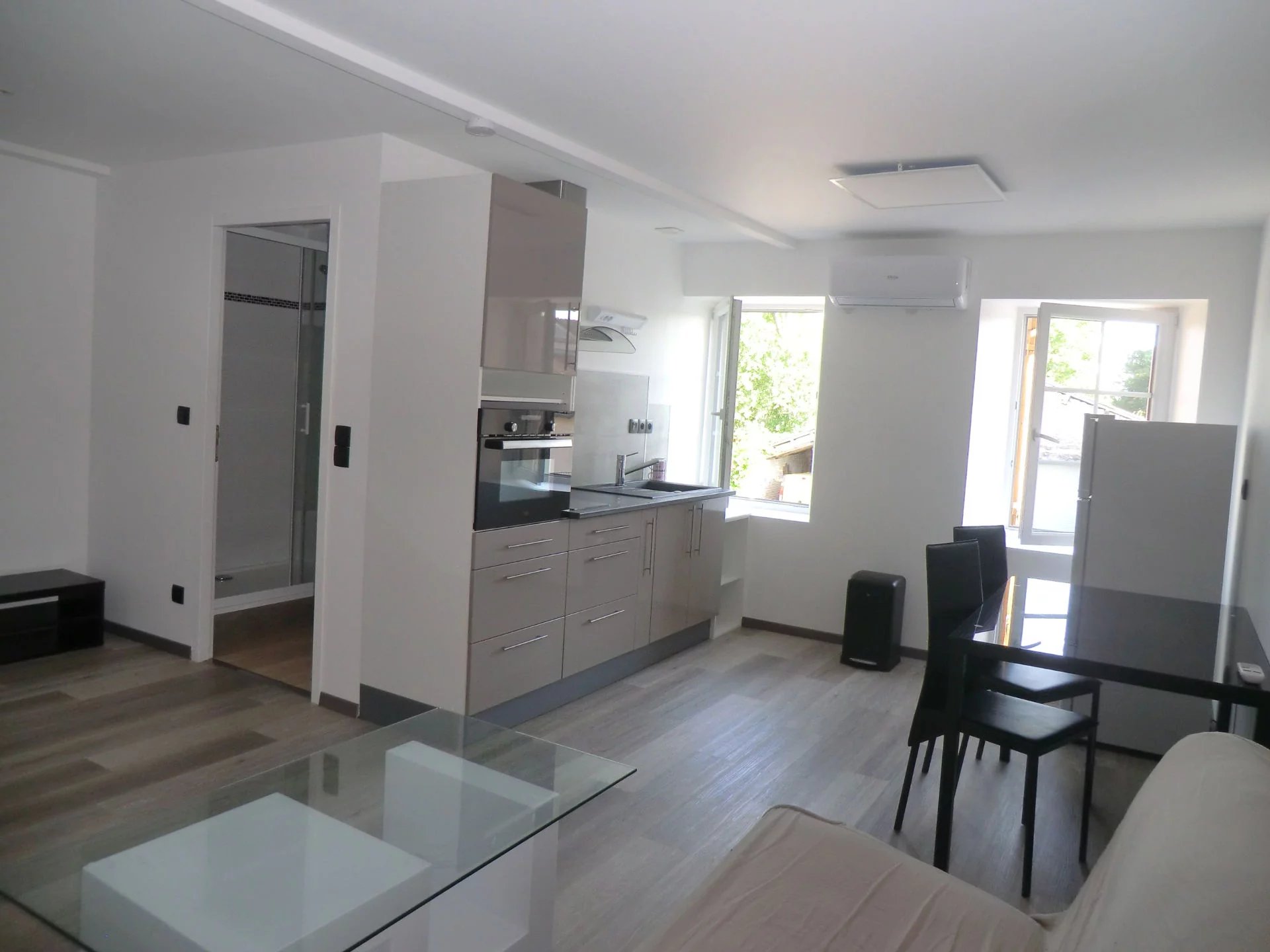 Appartement Meuble 1er étage - Fontaines d'Ozillac
