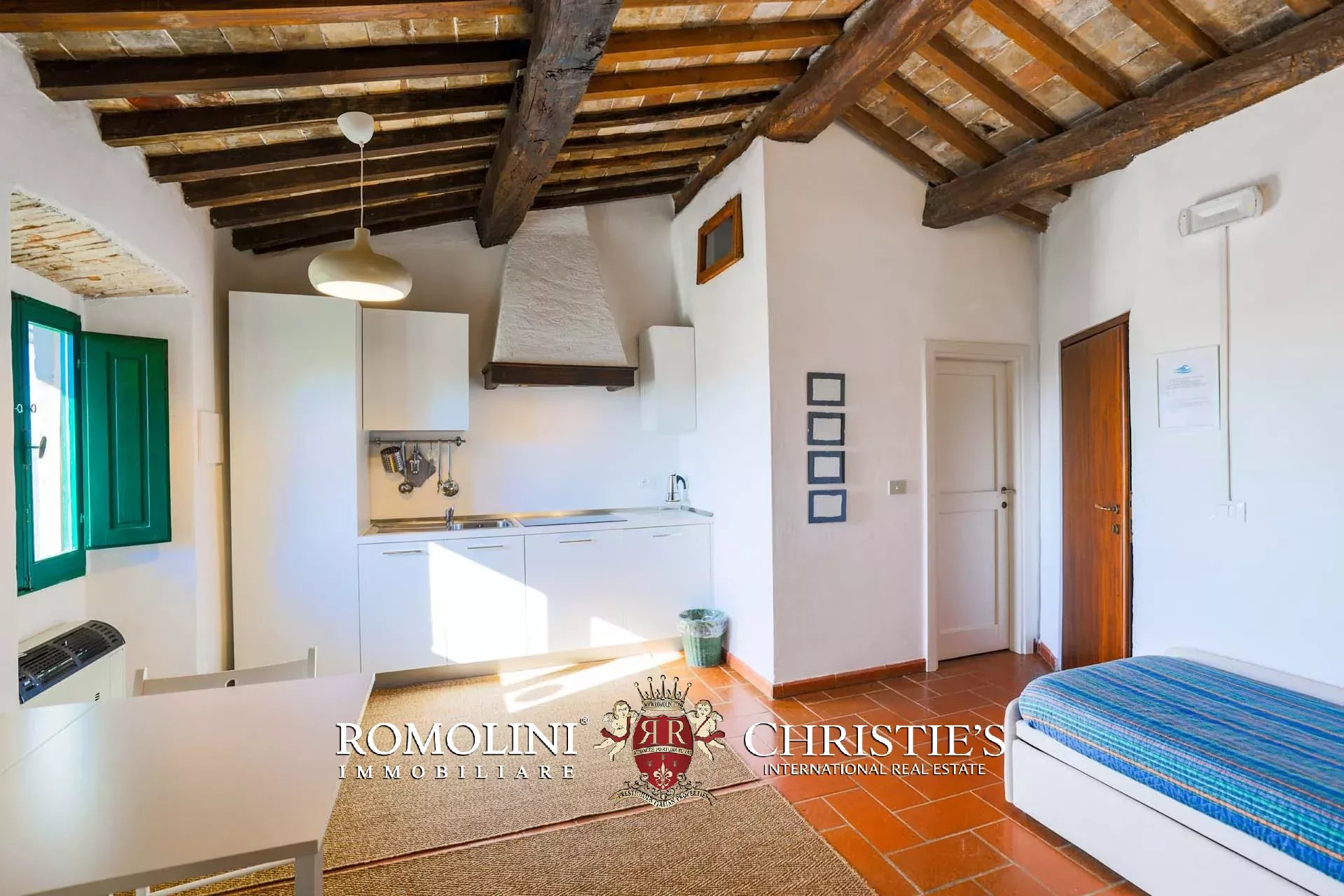 10 Bedroom Villa/Townhouse's Image 72