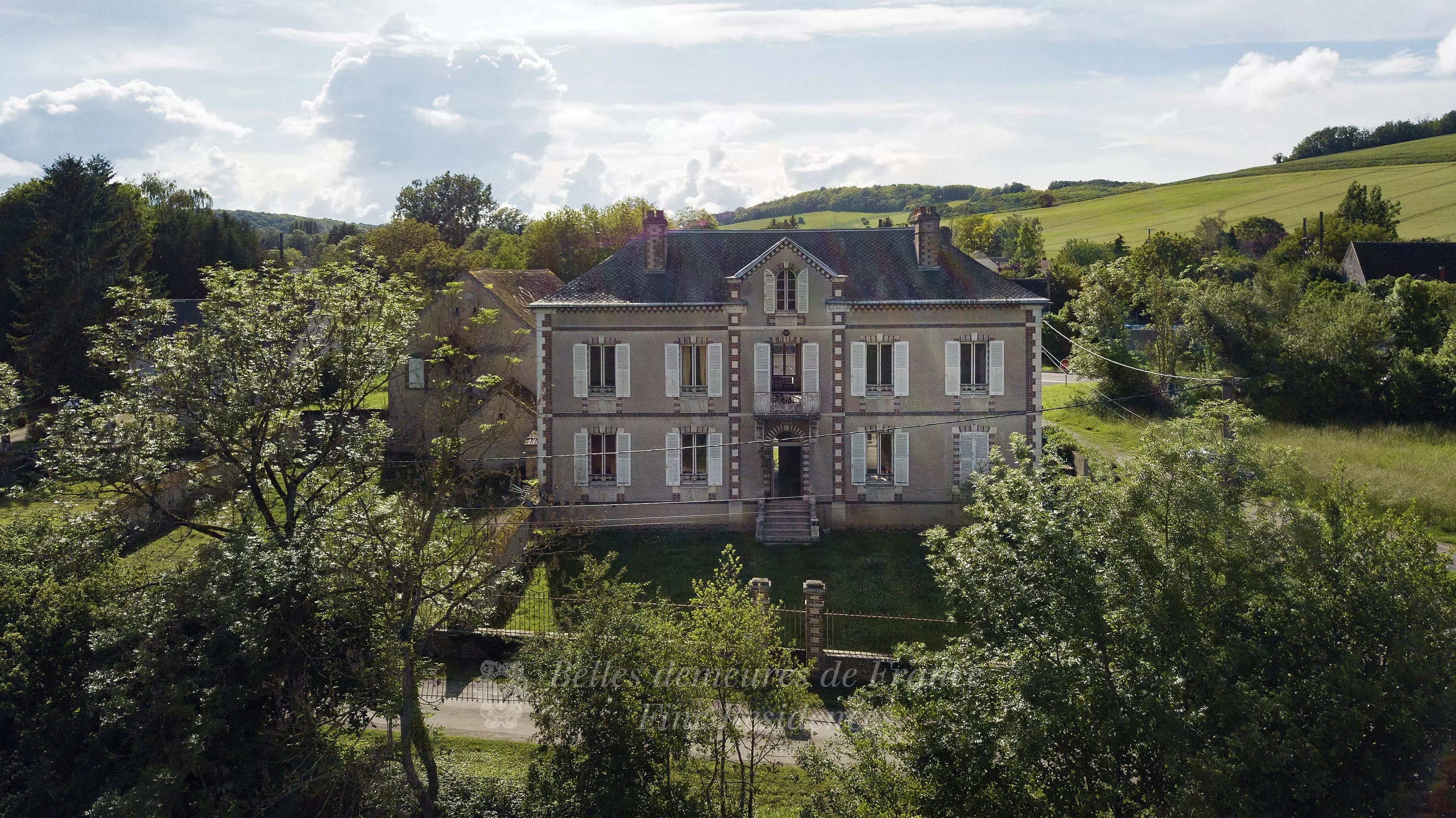 Charmante maison du XIXè et ses dépendances