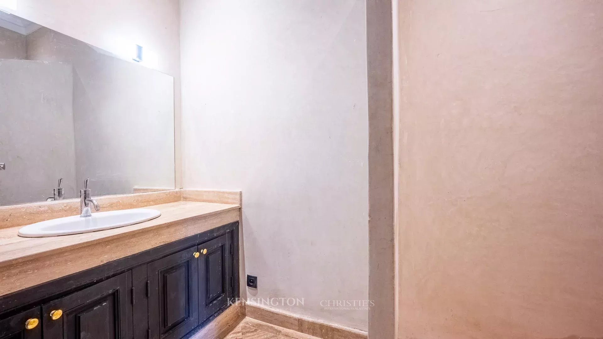 4 Bedroom Villa/Townhouse's Image 21