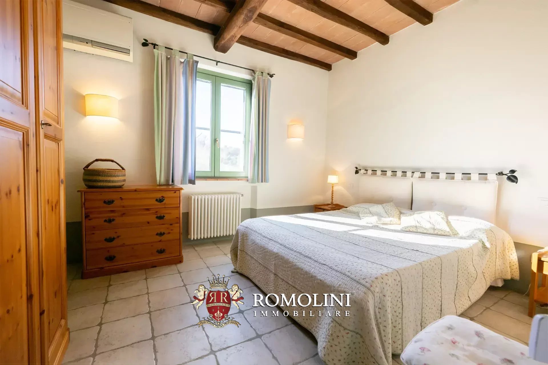 6 Bedroom Villa/Townhouse's Image 39
