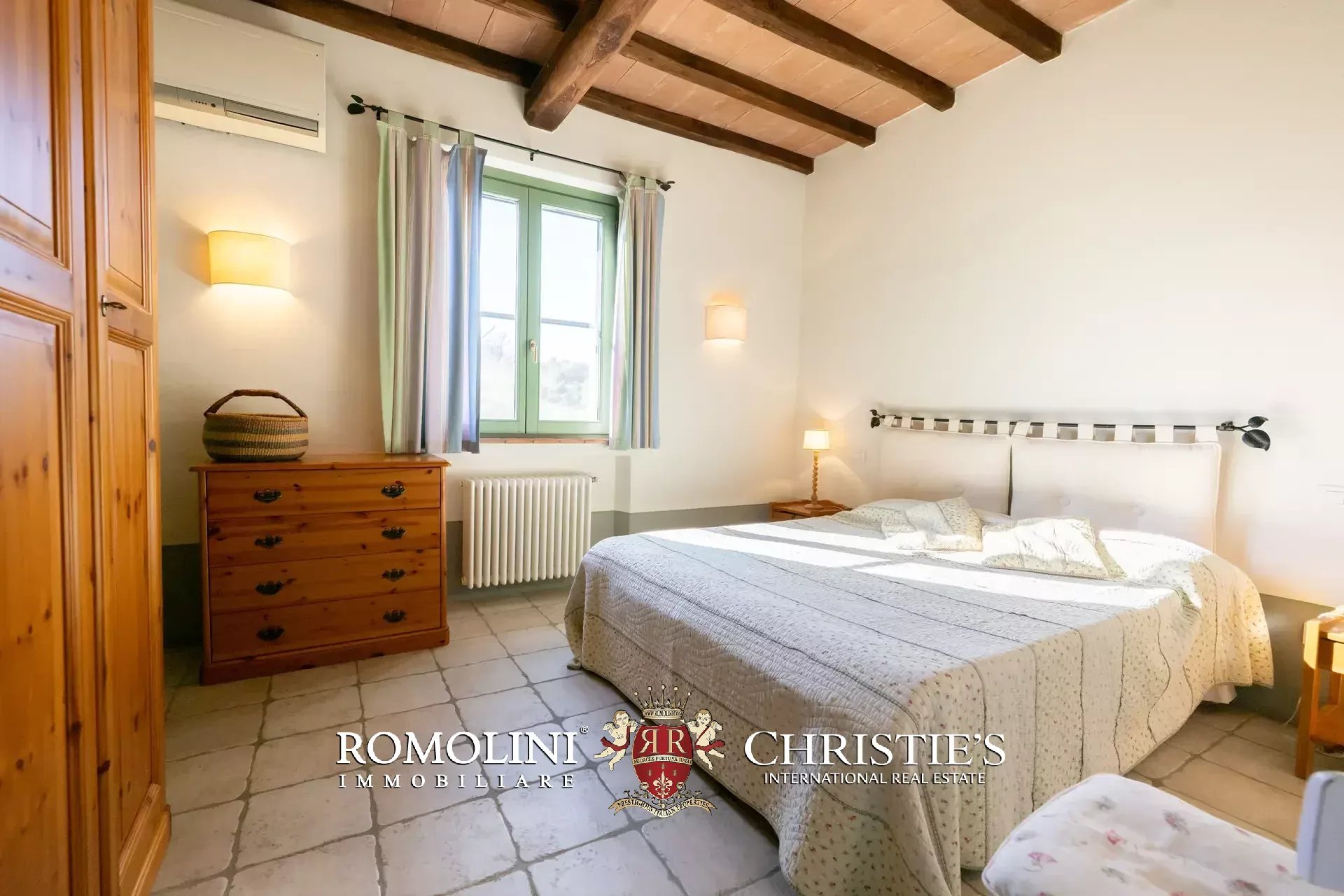 6 Bedroom Villa/Townhouse's Image 39
