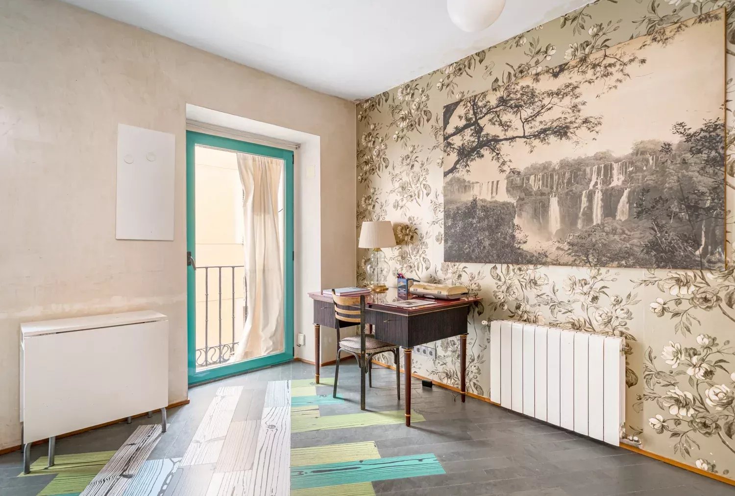 Apartment in a classic building in Malasaña