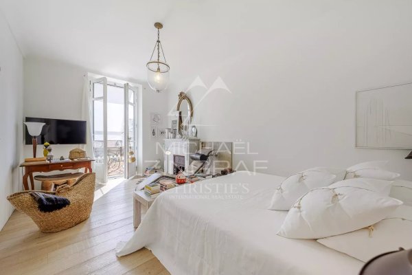 Designer loft on the top floor of an elegant bourgeois building – Libération district — photo 6