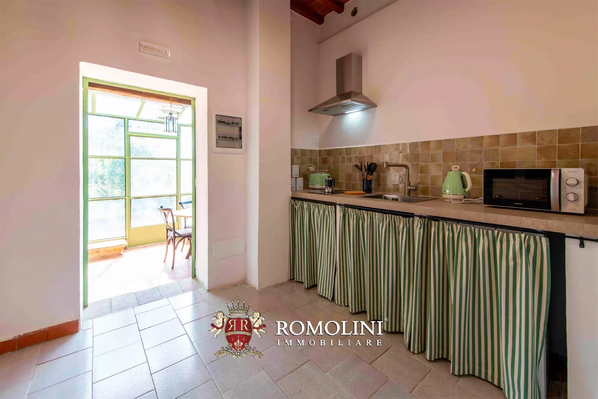 7 Bedroom Vineyard's Image 31