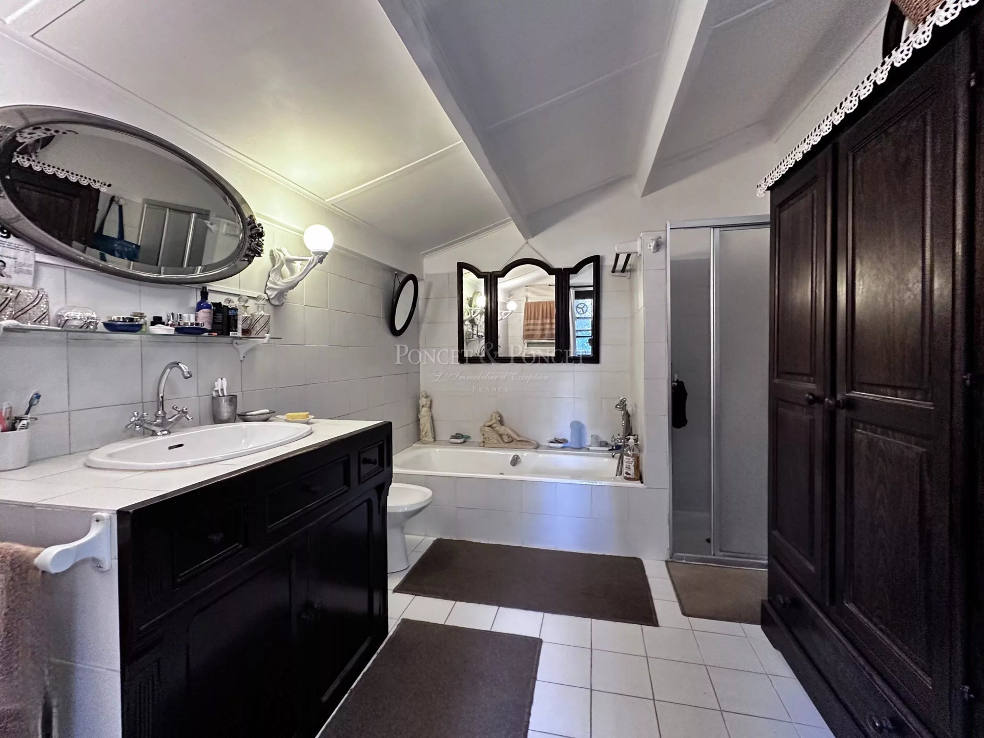 4 Bedroom Villa/Townhouse's Image 10