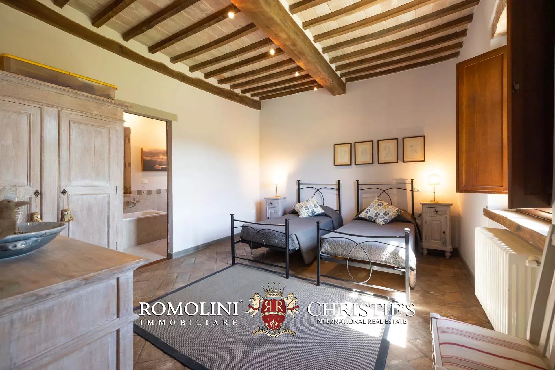 9 Bedroom Villa/Townhouse's Image 67