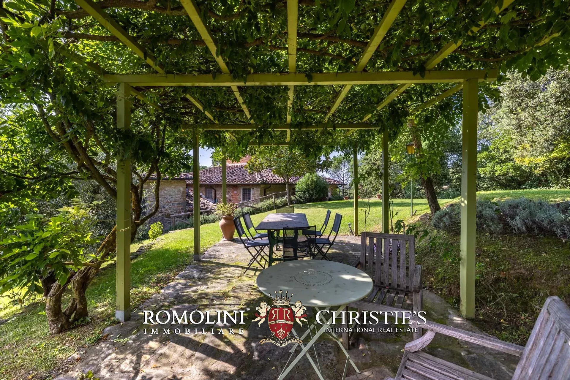 5 Bedroom Vineyard's Image 13