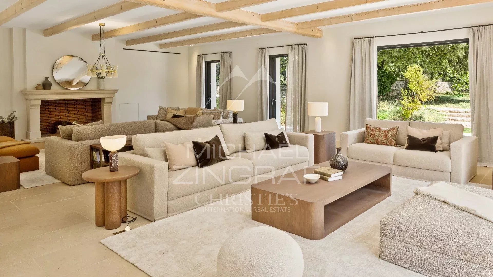 11 Bedroom Villa/Townhouse's Image 4