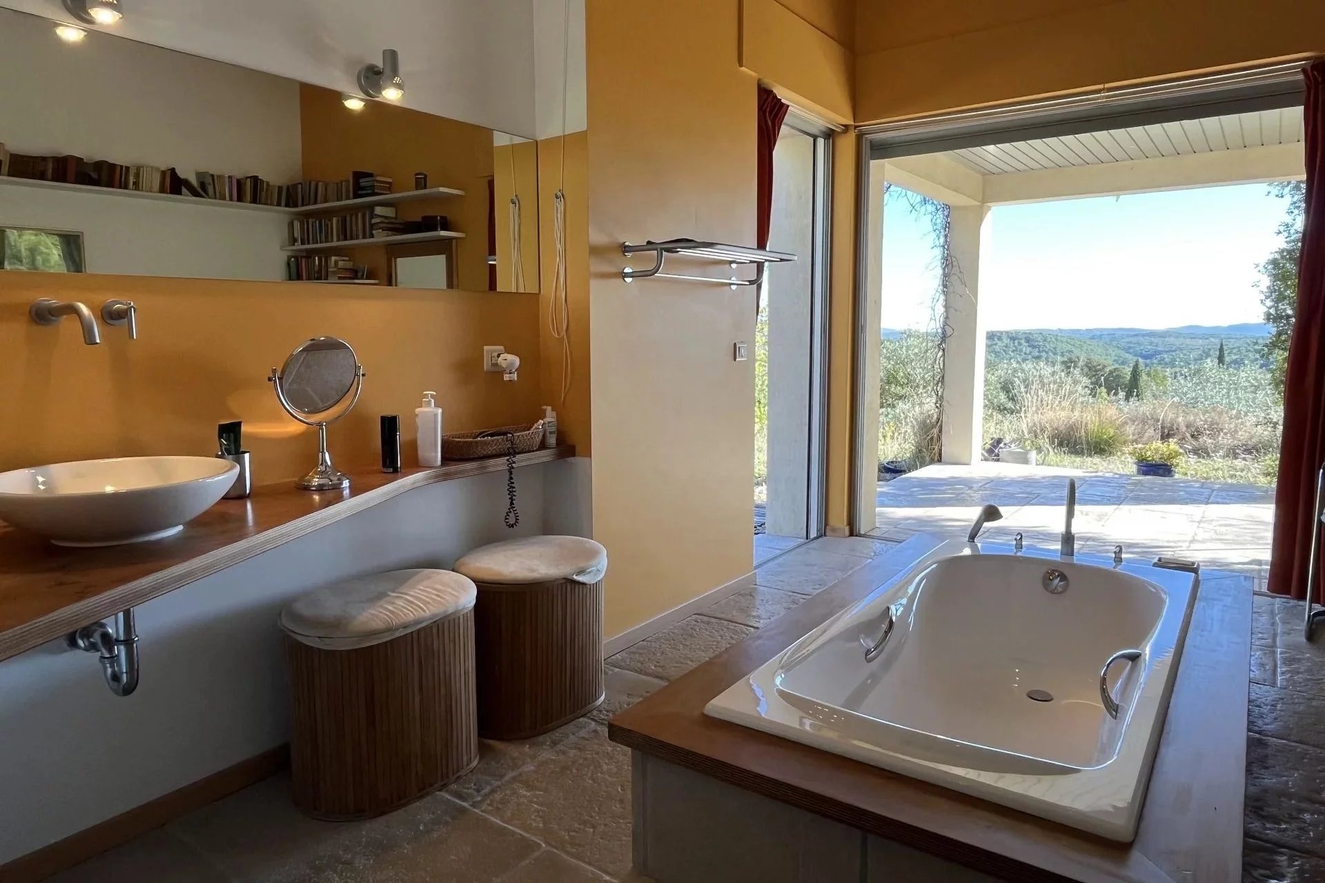 Single-storey villa on top location - SEILLANS