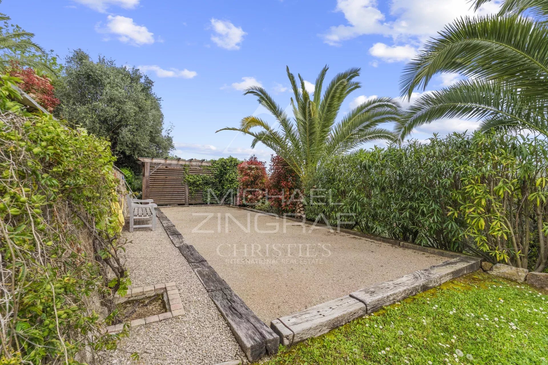 5 Bedroom Villa/Townhouse's Image 8