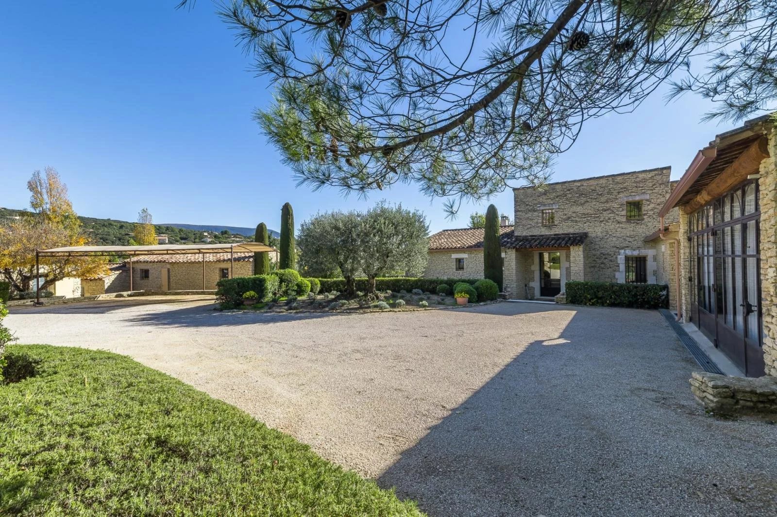 Superbe propriété avec vue et piscine