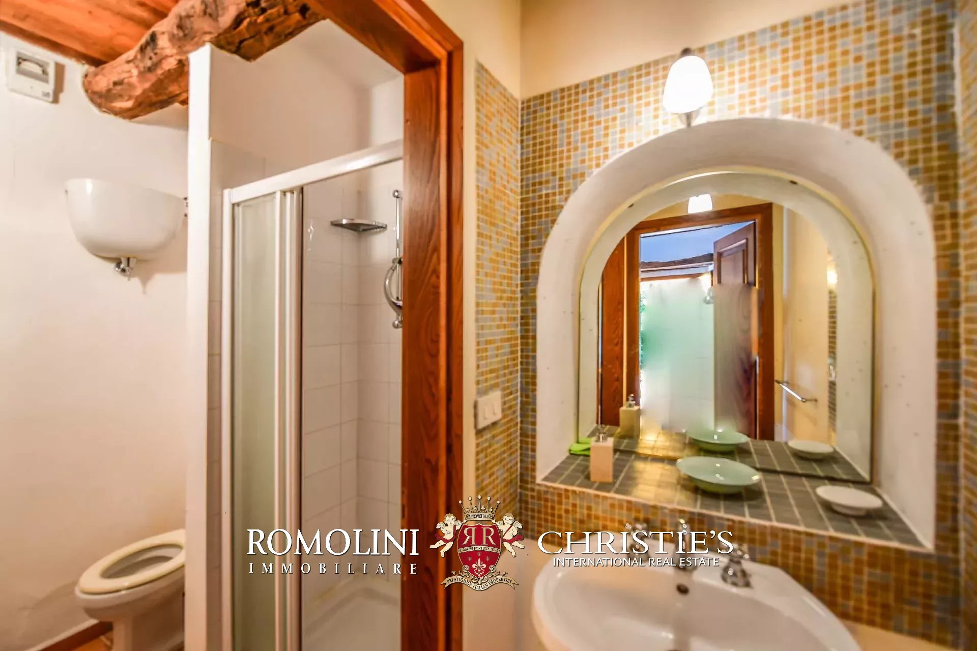 8 Bedroom Villa/Townhouse's Image 51