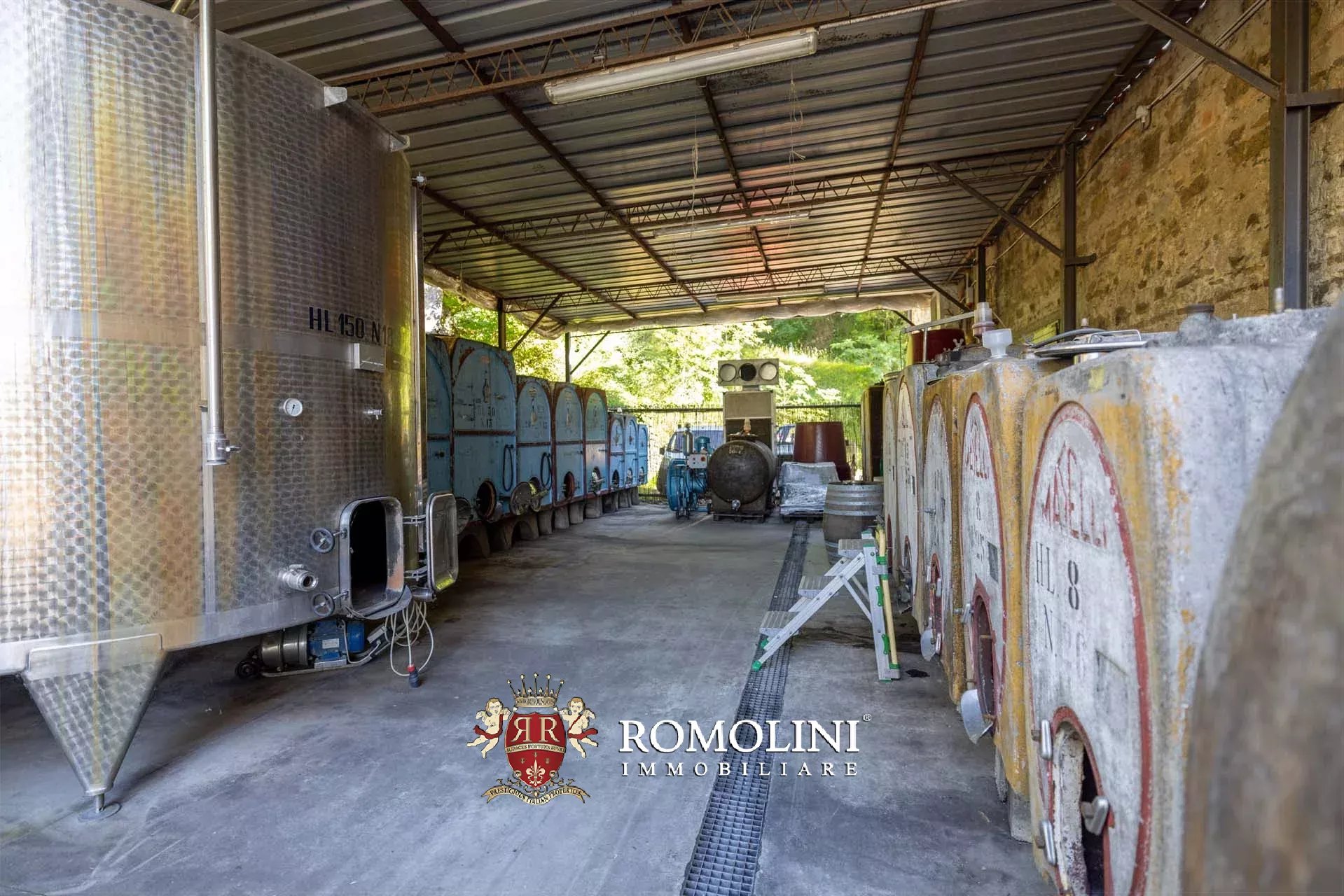 14 Bedroom Vineyard's Image 52
