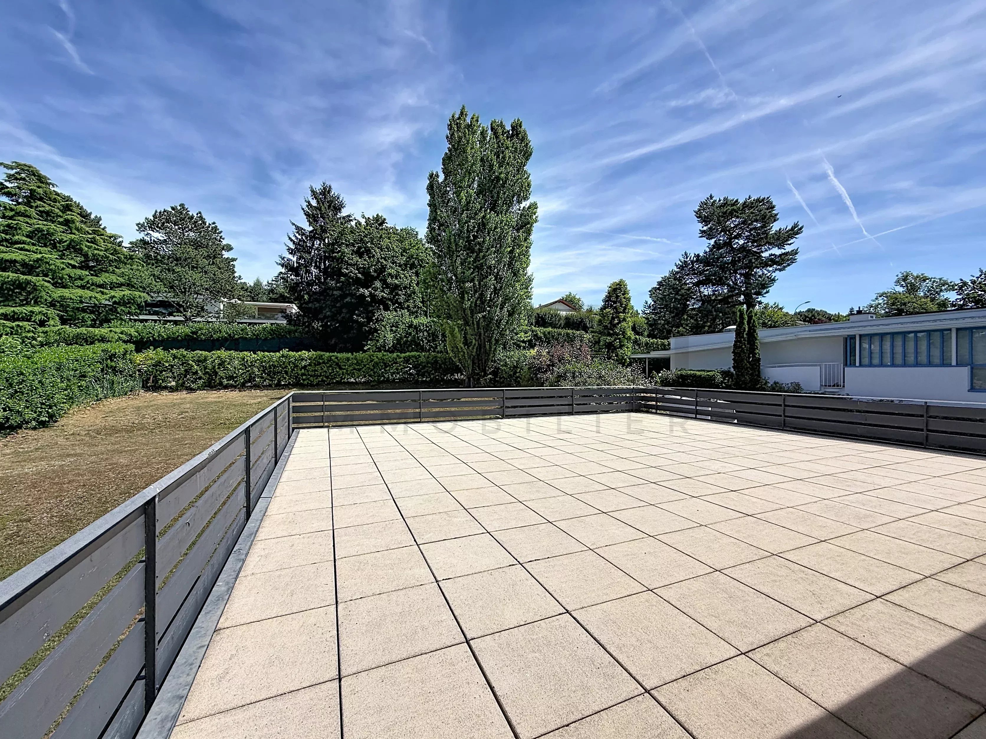 Magnifique villa avec vue panoramique et accès privé au lac – Anières (Genève)