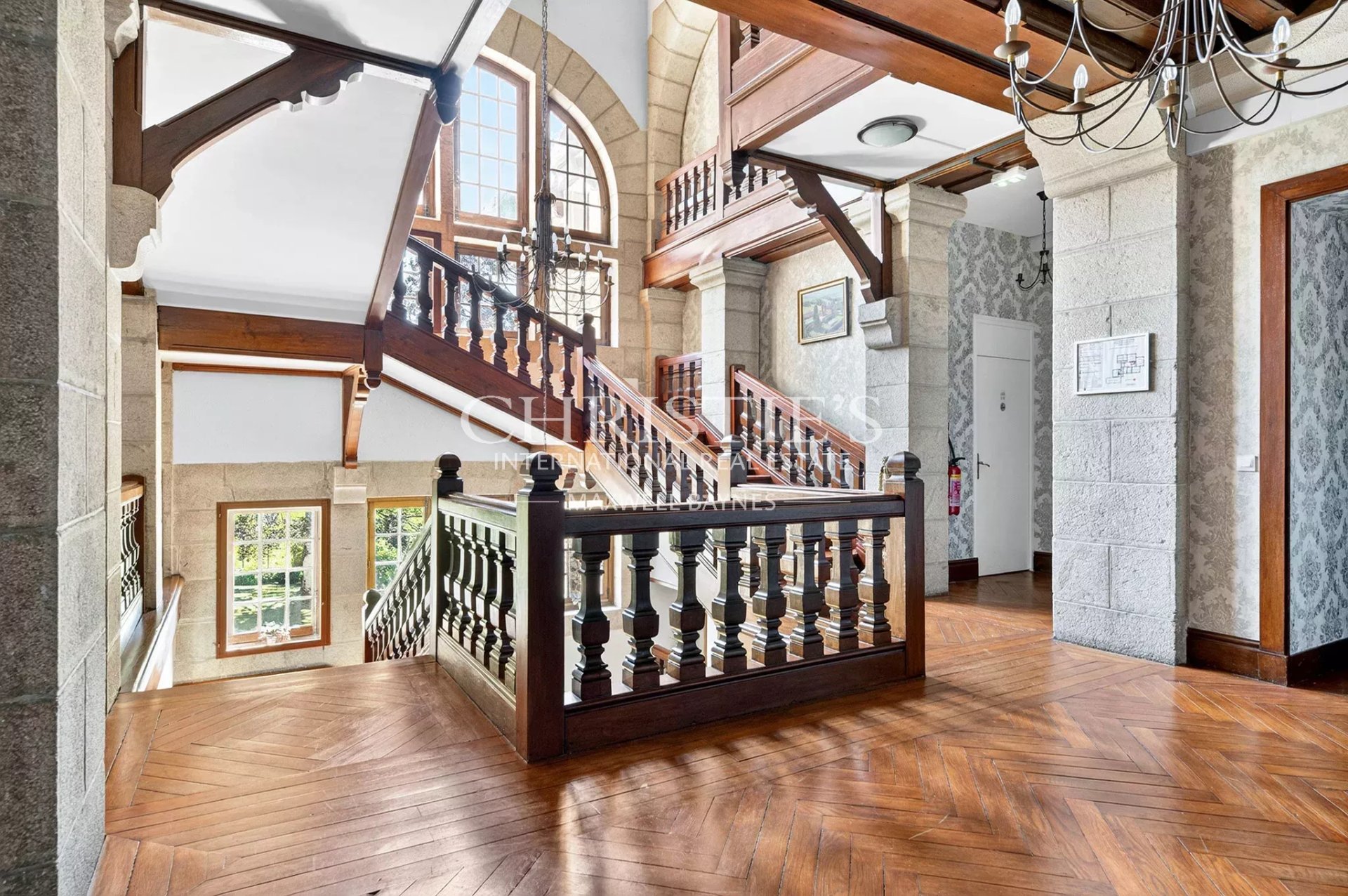 38 Bedroom Chateau's Image 82