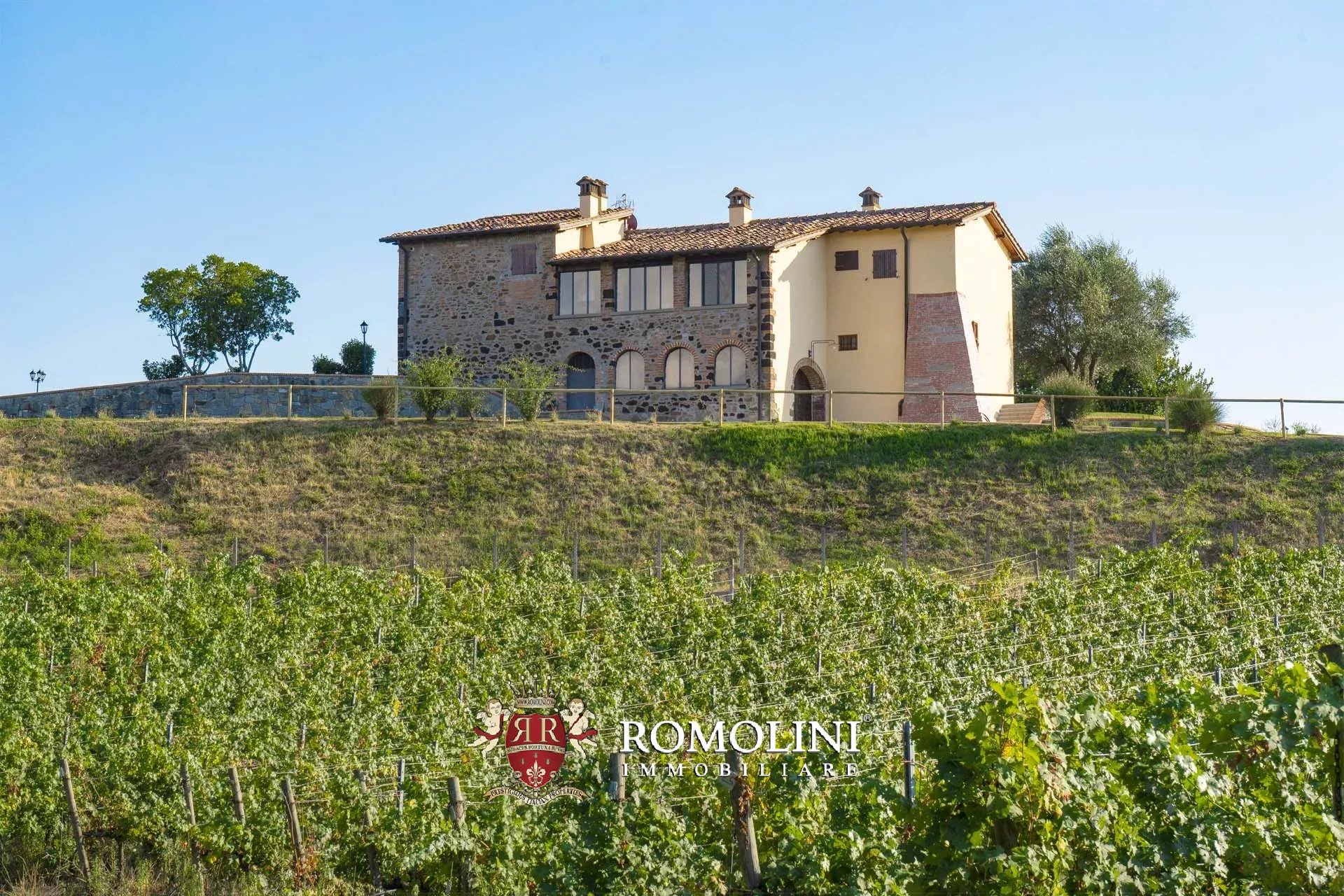 4 Bedroom Vineyard's Image 11